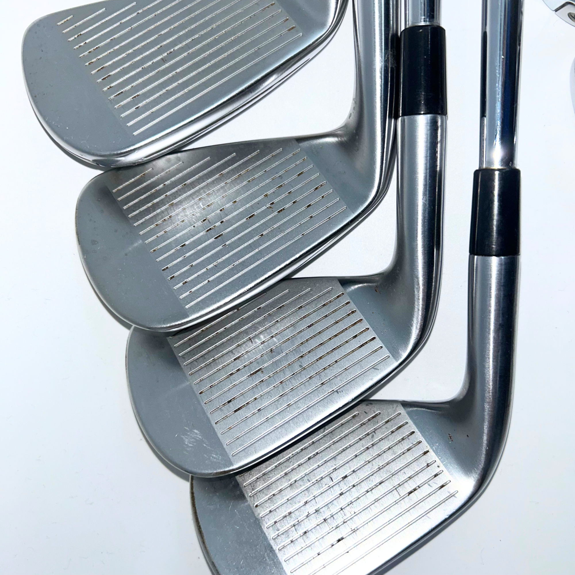 TaylorMade P790 2019 / 3-PW / Dynamic Gold 105 S300 Stiff Flex