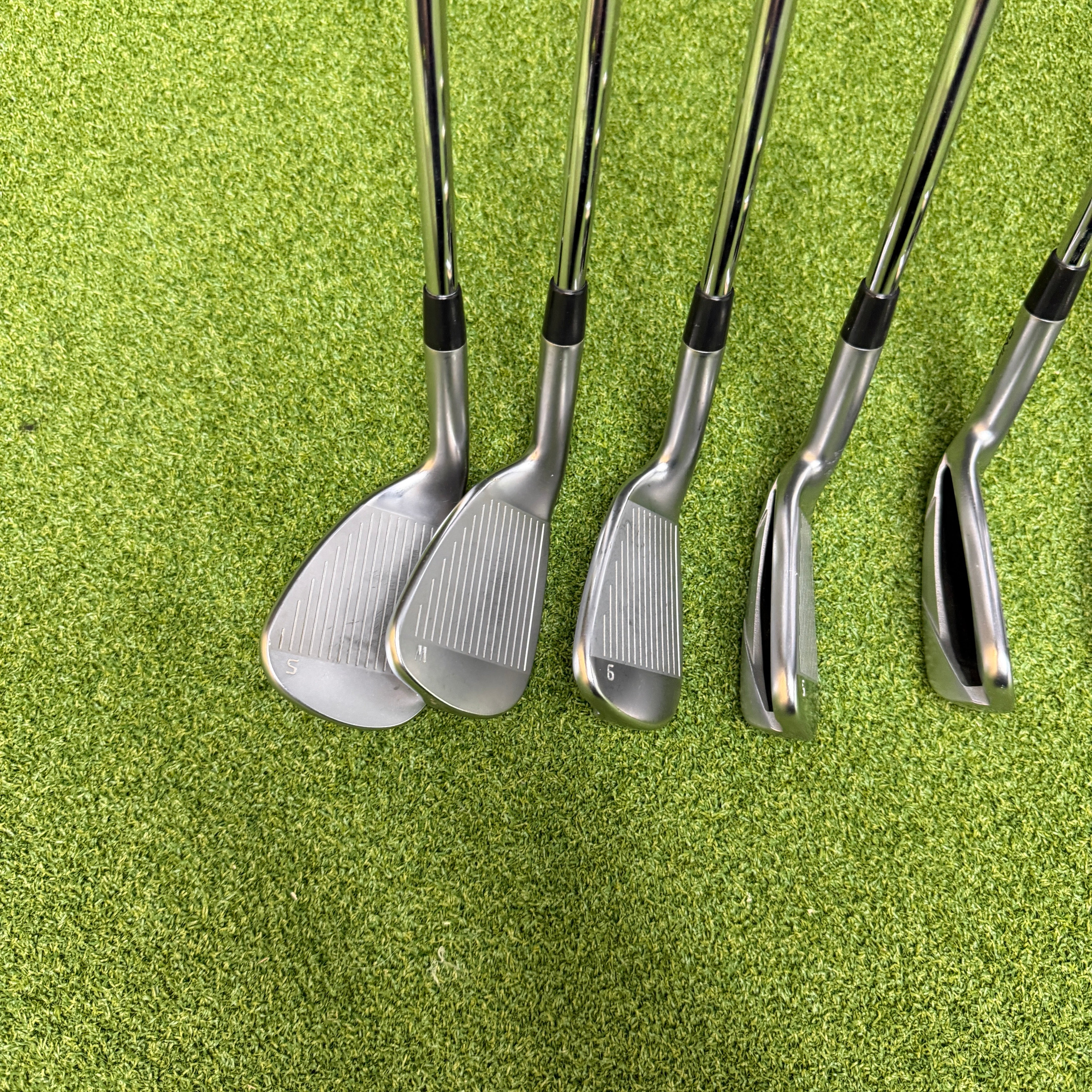 Ping G425 Irons / 5-SW / Blue Dot / AWT 2.0 / Regular Flex