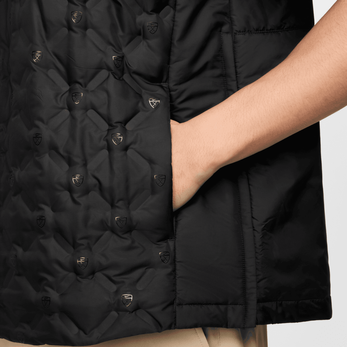 Nike Aerolift Half-Zip Golf Top - Black