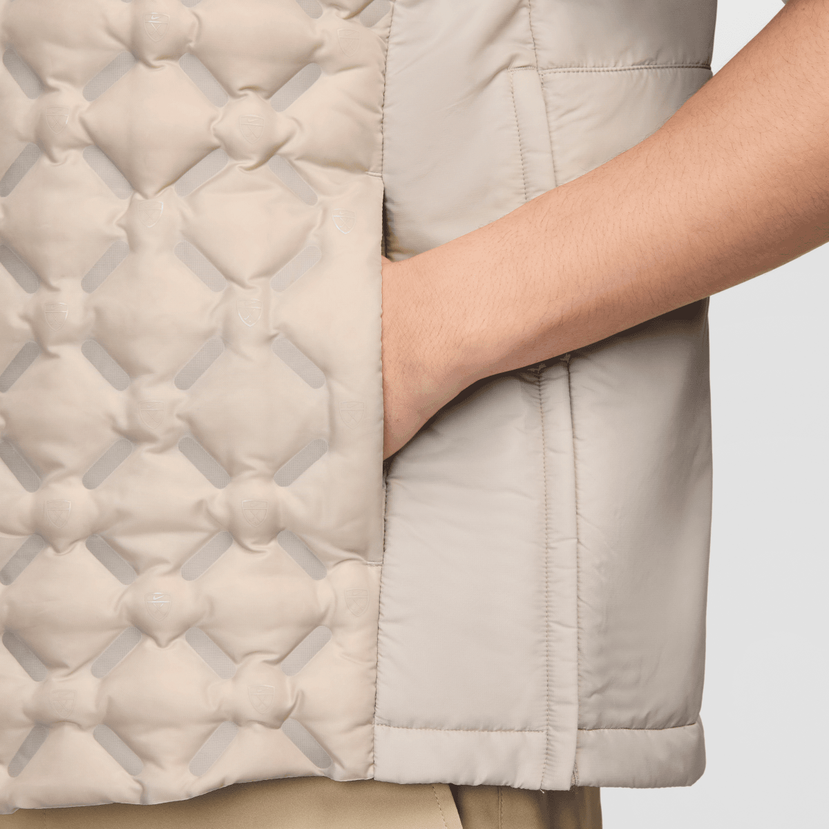 Nike Aerolift Half-Zip Golf Top - Cream II