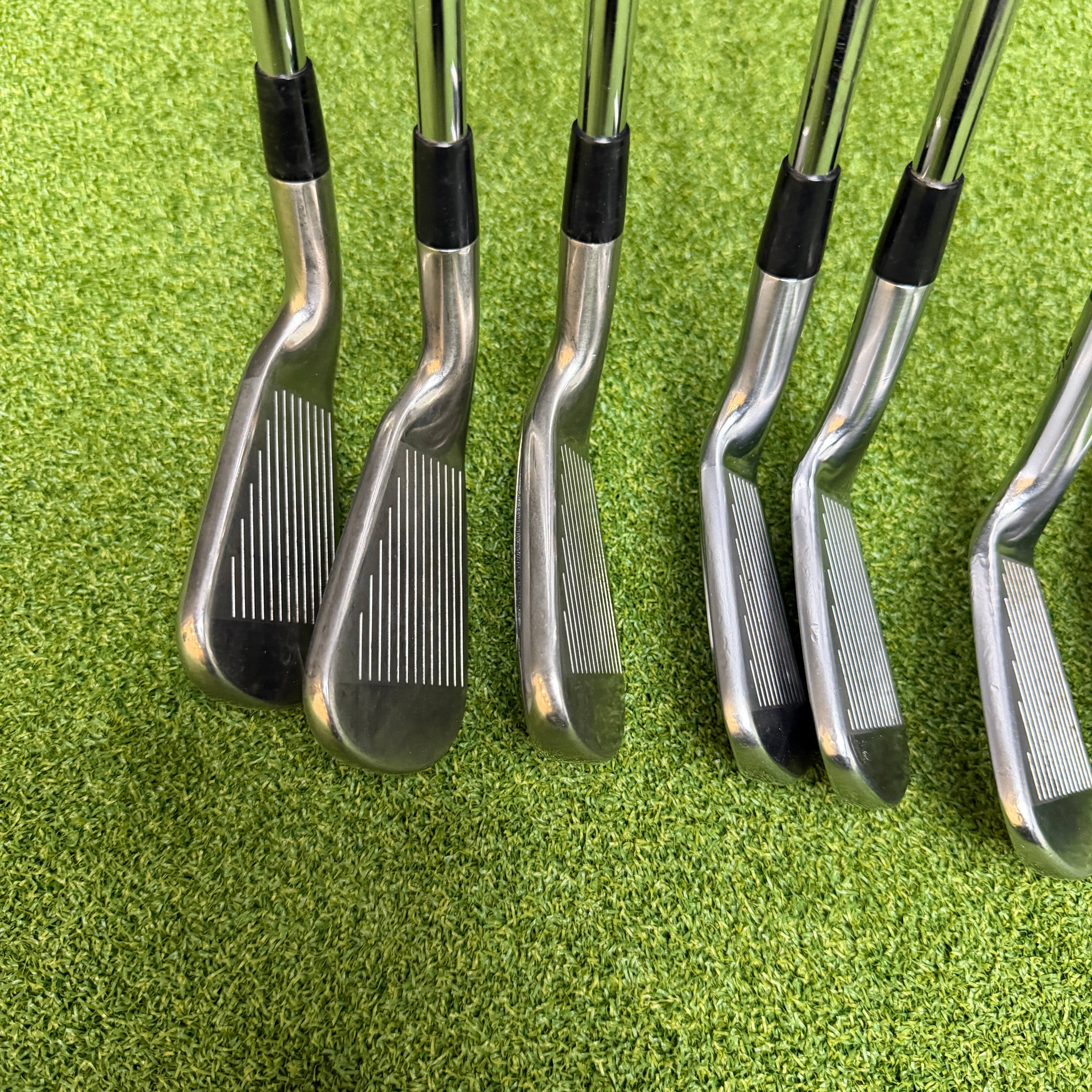 Titleist 716 AP1/AP2 Combo Irons / 4-PW Iron / Titleist NS Pro 105 Shafts / Regular