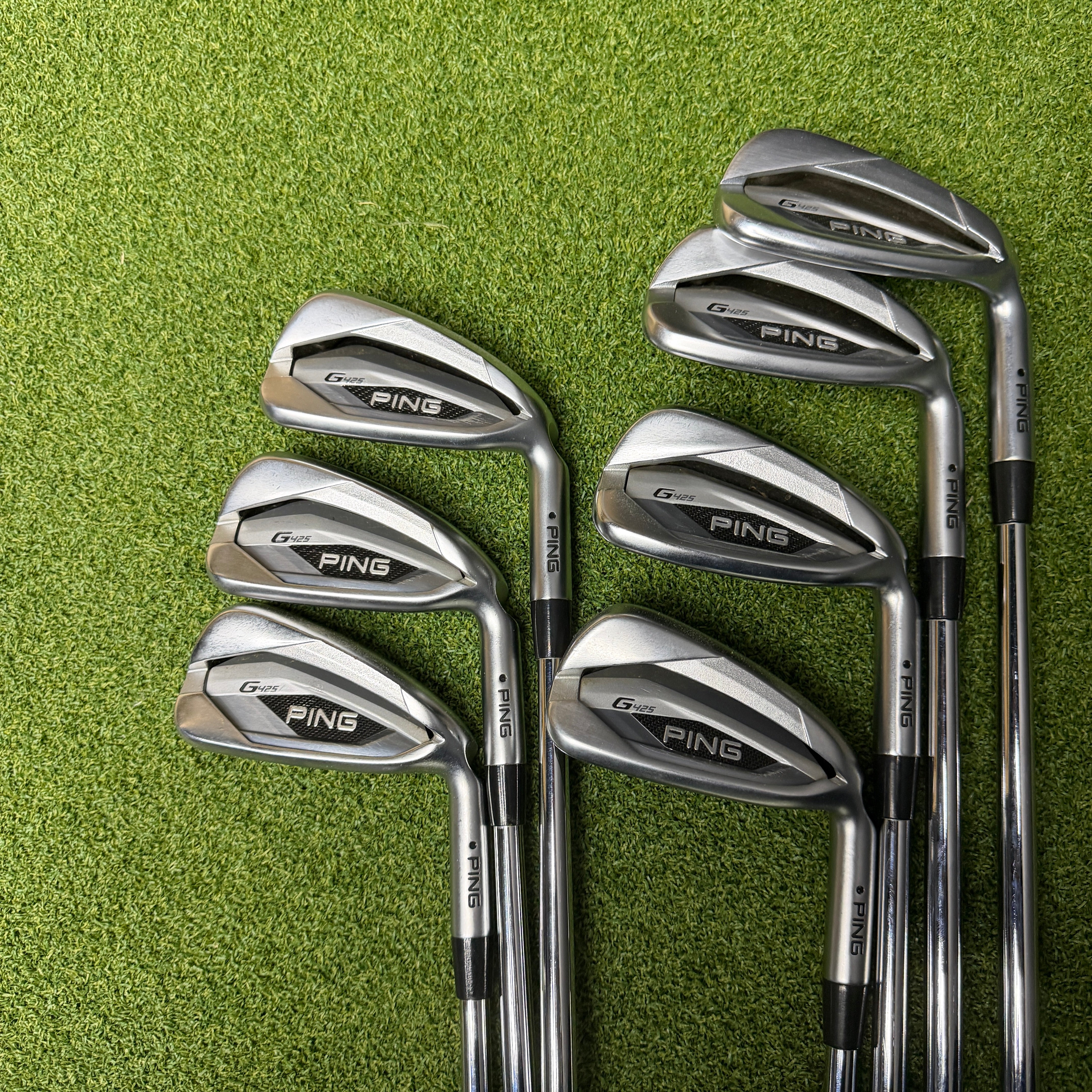 Ping G425 Irons / 4-PW / Black Dot / Dynamic Gold 105 / Regular Flex