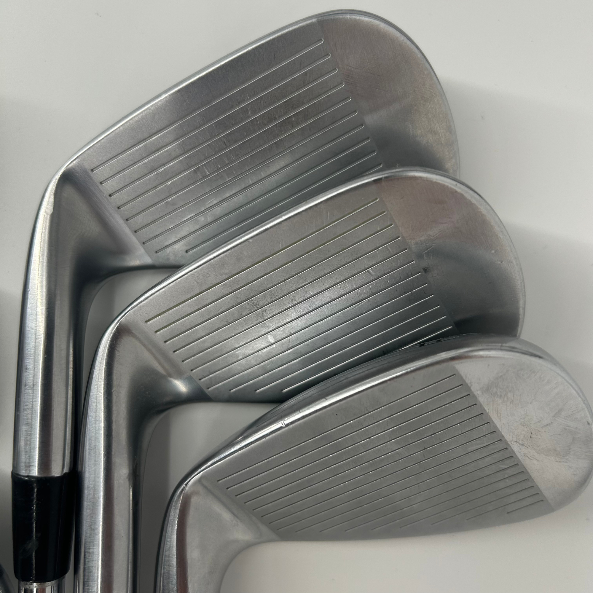 Cobra King Tour 2023 / 5-PW / True Temper Elevate Tour Steel Shafts/ Stiff