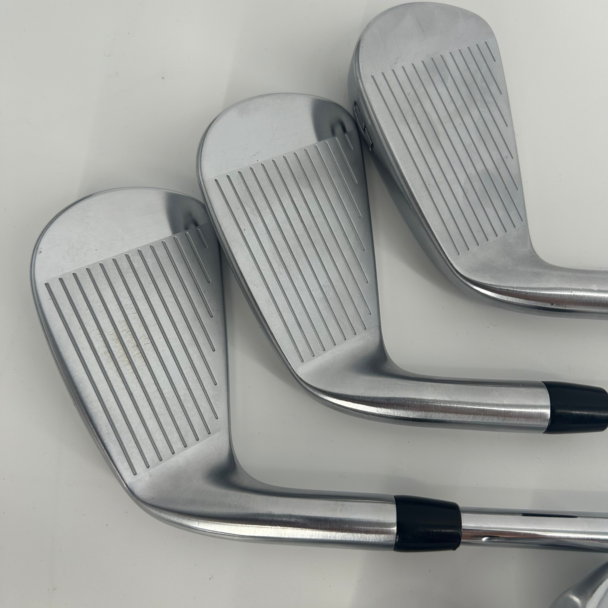 Titleist T150 / 4-PW / Project X LZ 6.0 120g Shafts / Stiff