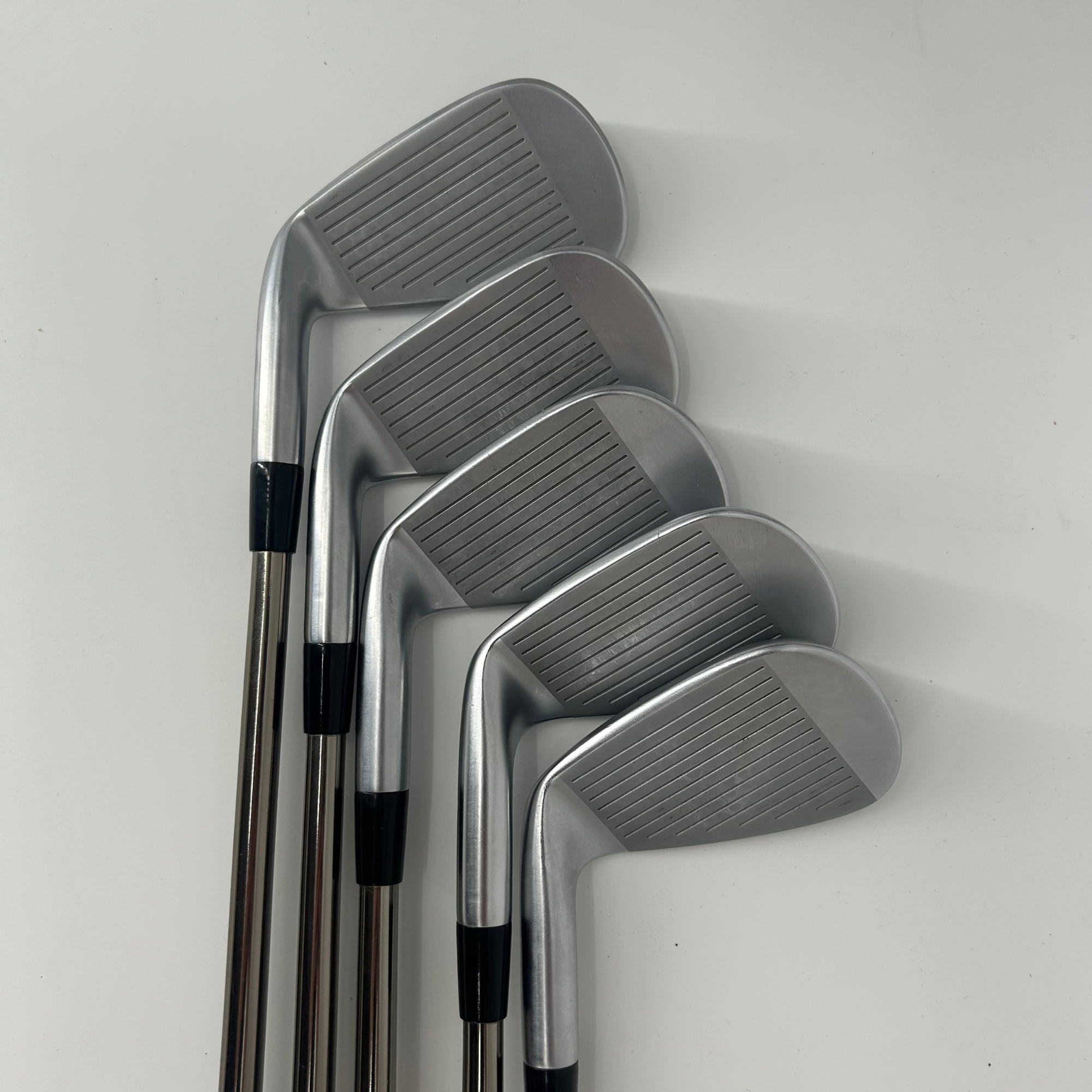 Mizuno JPX 921 Forged / 6-PW / UST Mamiya Recoil 95 F3 Graphite Shafts / Regular Flex