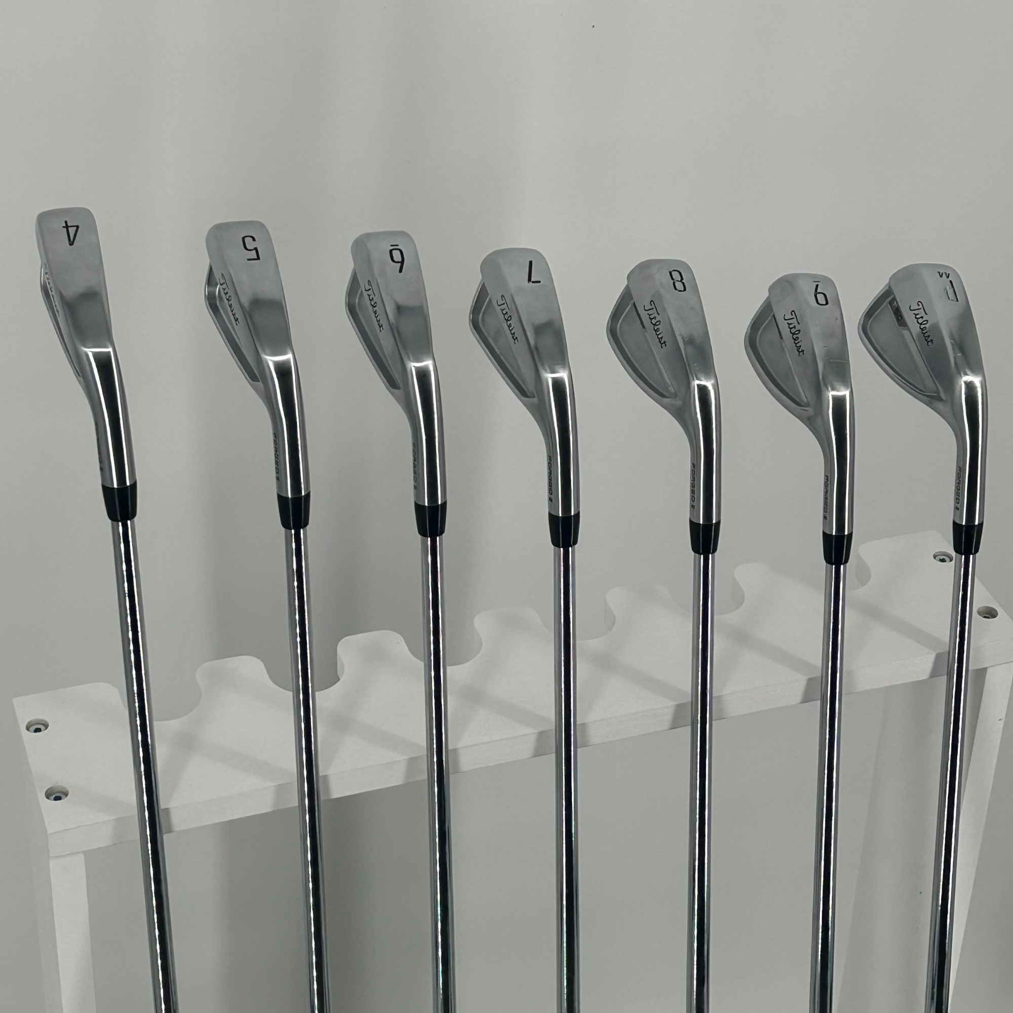 Titleist T150 / 4-PW / Project X LZ 6.0 120g Shafts / Stiff