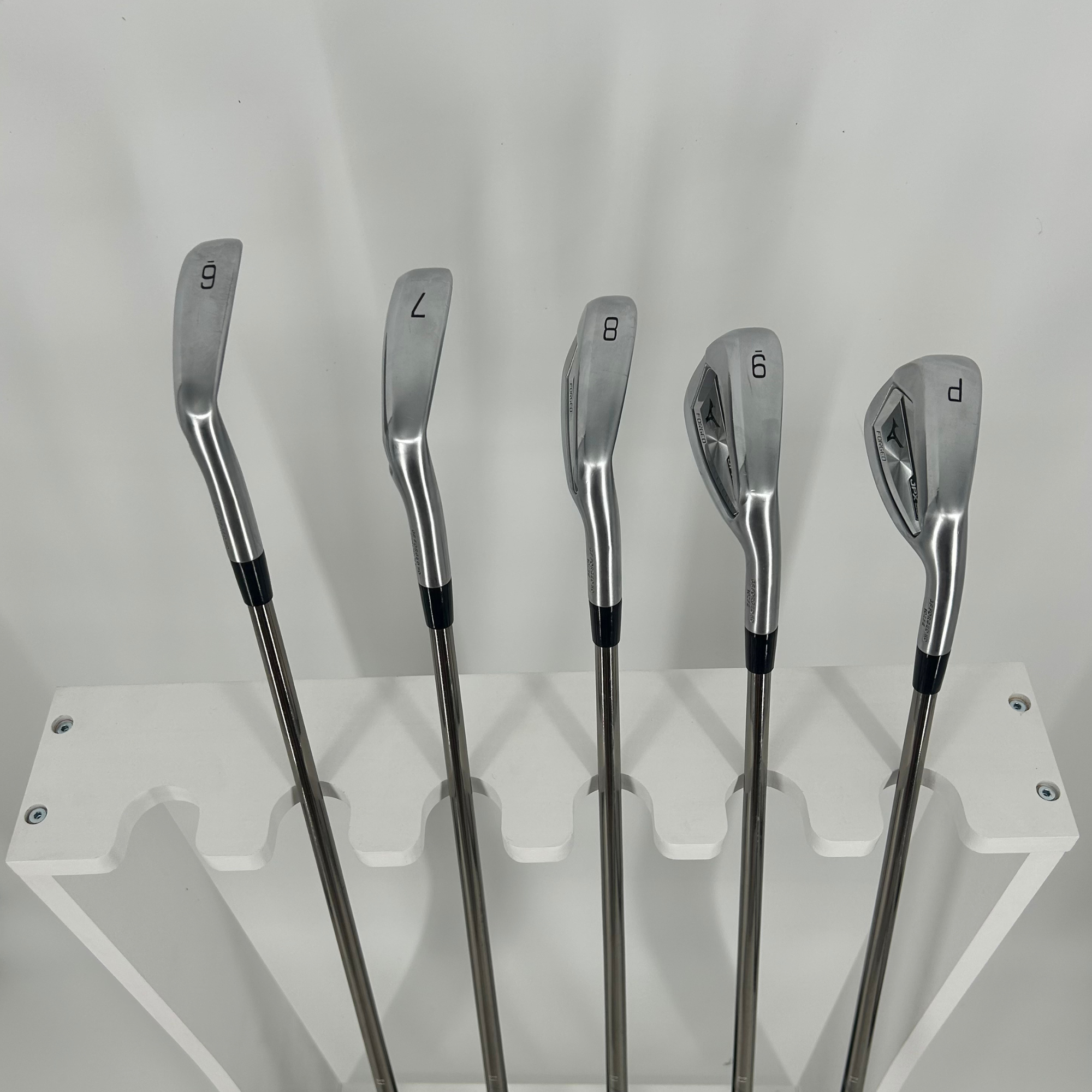 Mizuno JPX 921 Forged / 6-PW / UST Mamiya Recoil 95 F3 Graphite Shafts / Regular Flex
