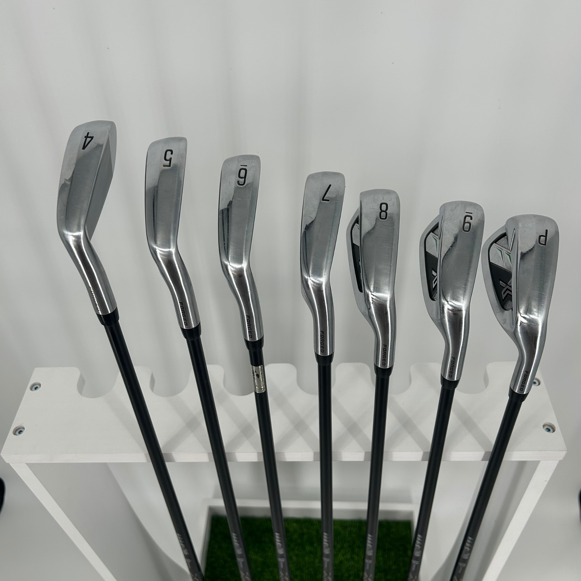 XXIO X 2022 / 4-PW / Miyazaki Codex Tour Issue 8s / Stiff