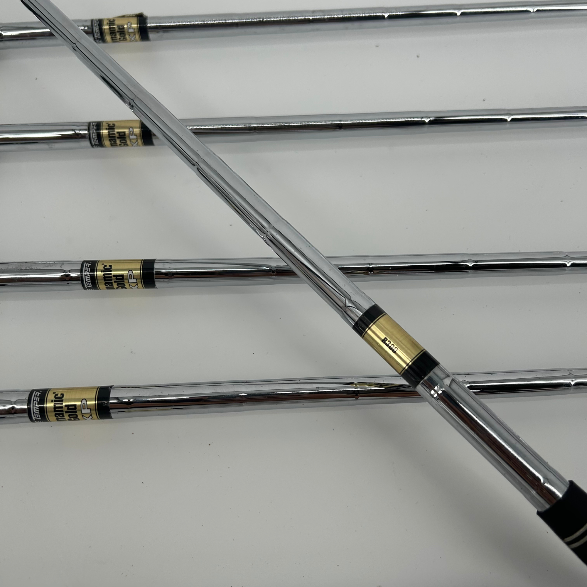 Wilson Staff FG Tour F5 Irons / 4-PW / True Temper Dynamic Gold XP R300 / Regular