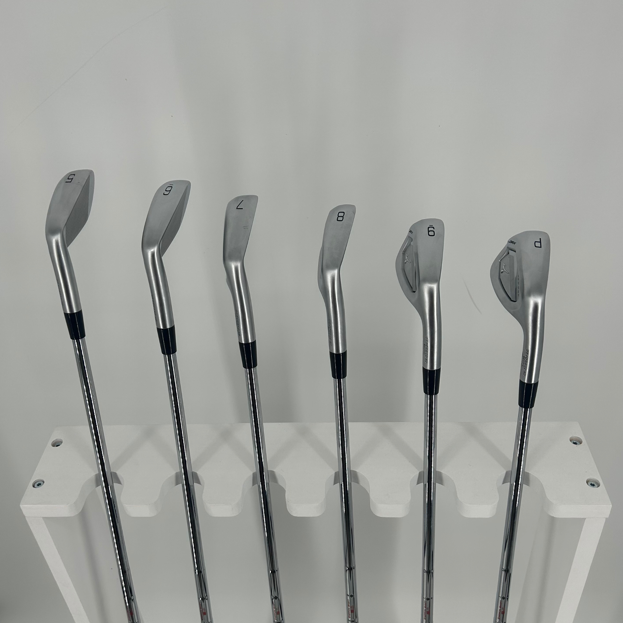 Mizuno JPX 925 Forged / 5-PW / N.S.PRO Modus Tour 115 Steel Shafts / Stiff