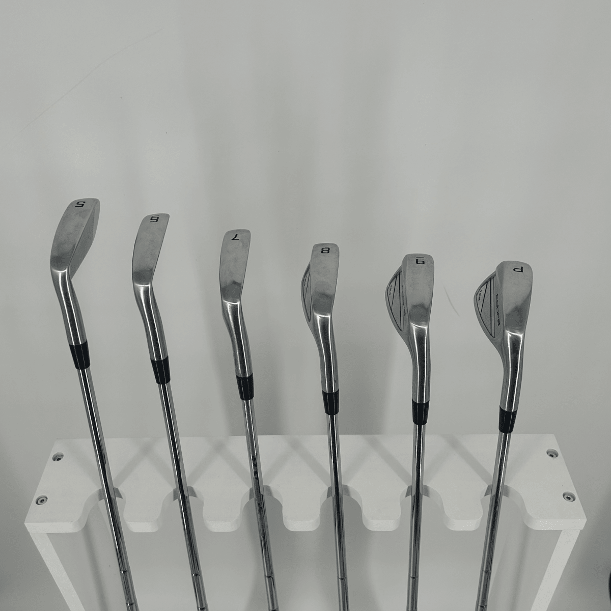 Cobra King Tour 2023 / 5 - PW / True Temper Elevate Tour Steel Shafts/ Stiff - Cobra