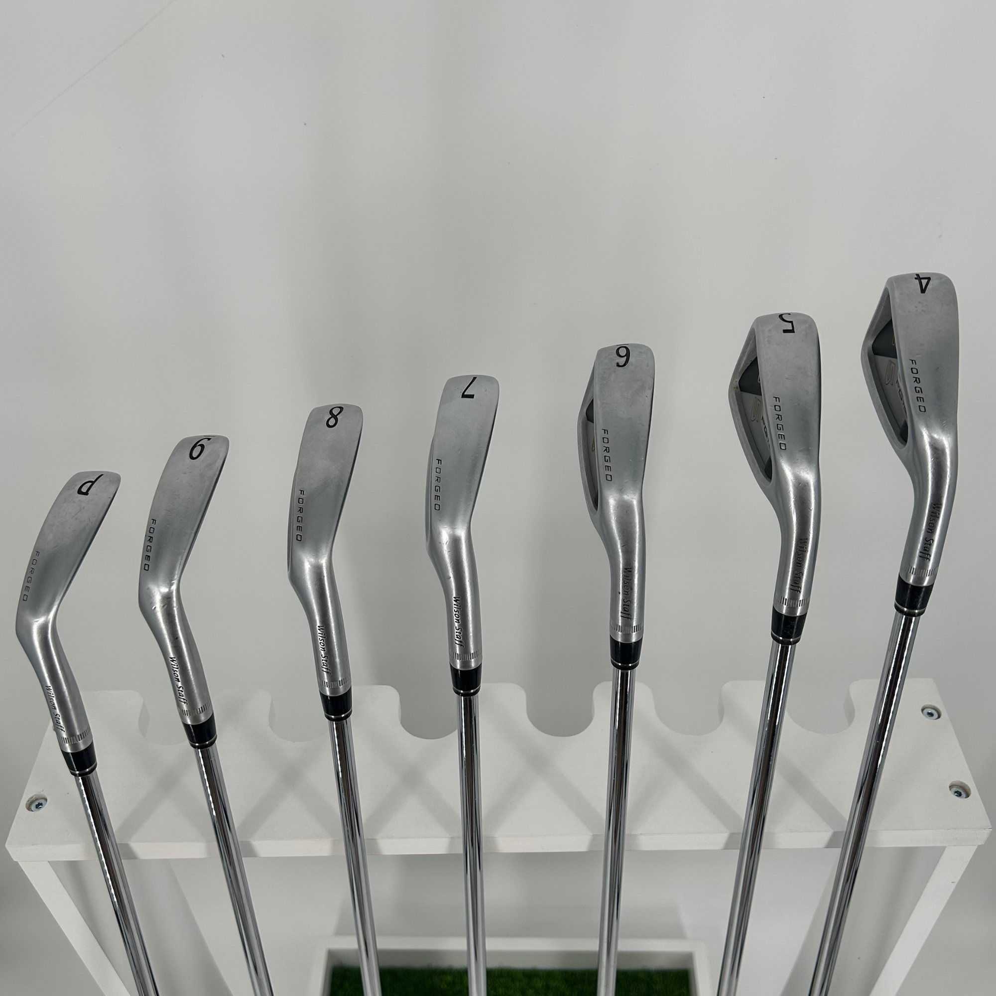 Wilson Staff FG Tour F5 Irons / 4-PW / True Temper Dynamic Gold XP R300 / Regular