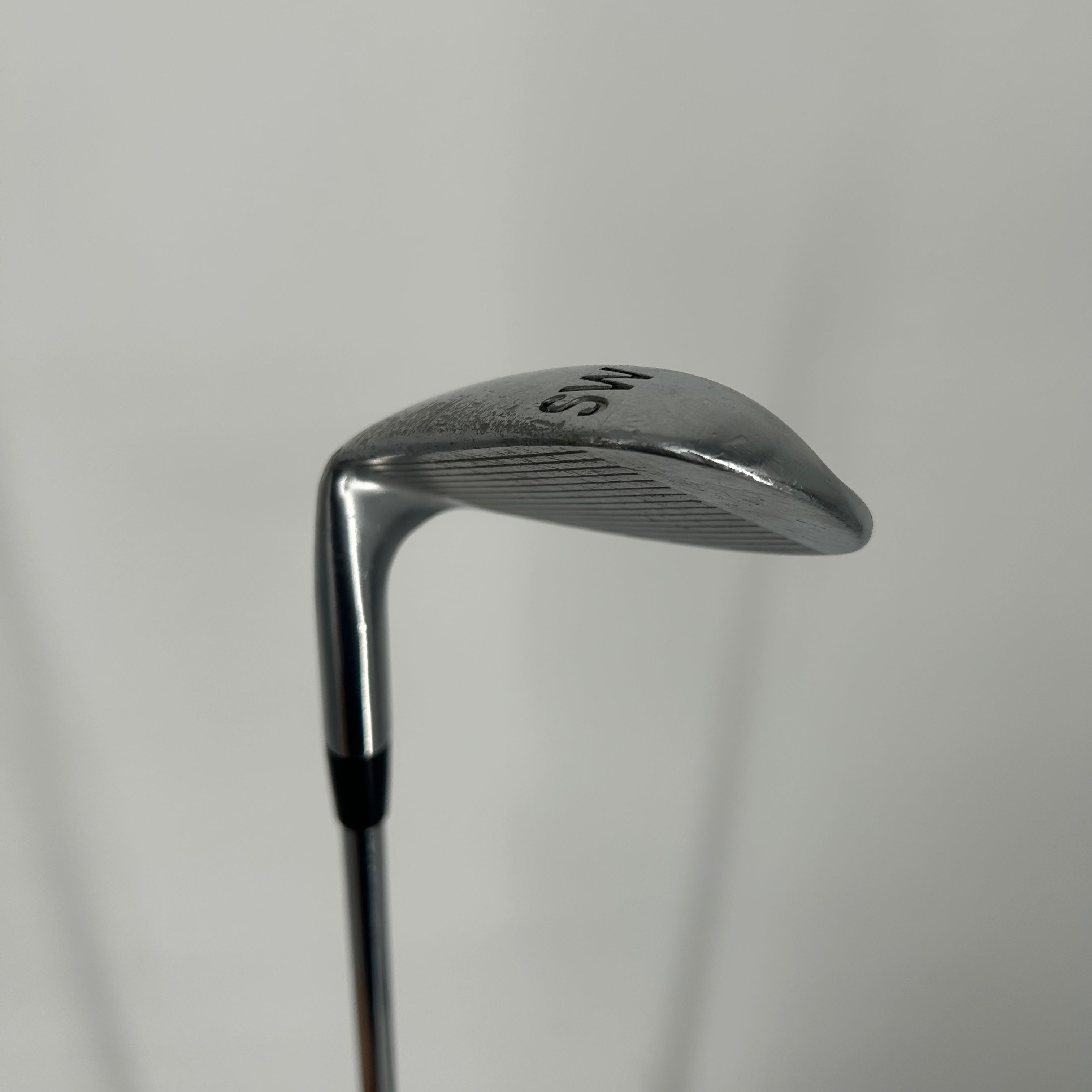 Maxfli Revolution Sand Wedge / 56 Degree / Dynamic Gold R300U Regular Shaft