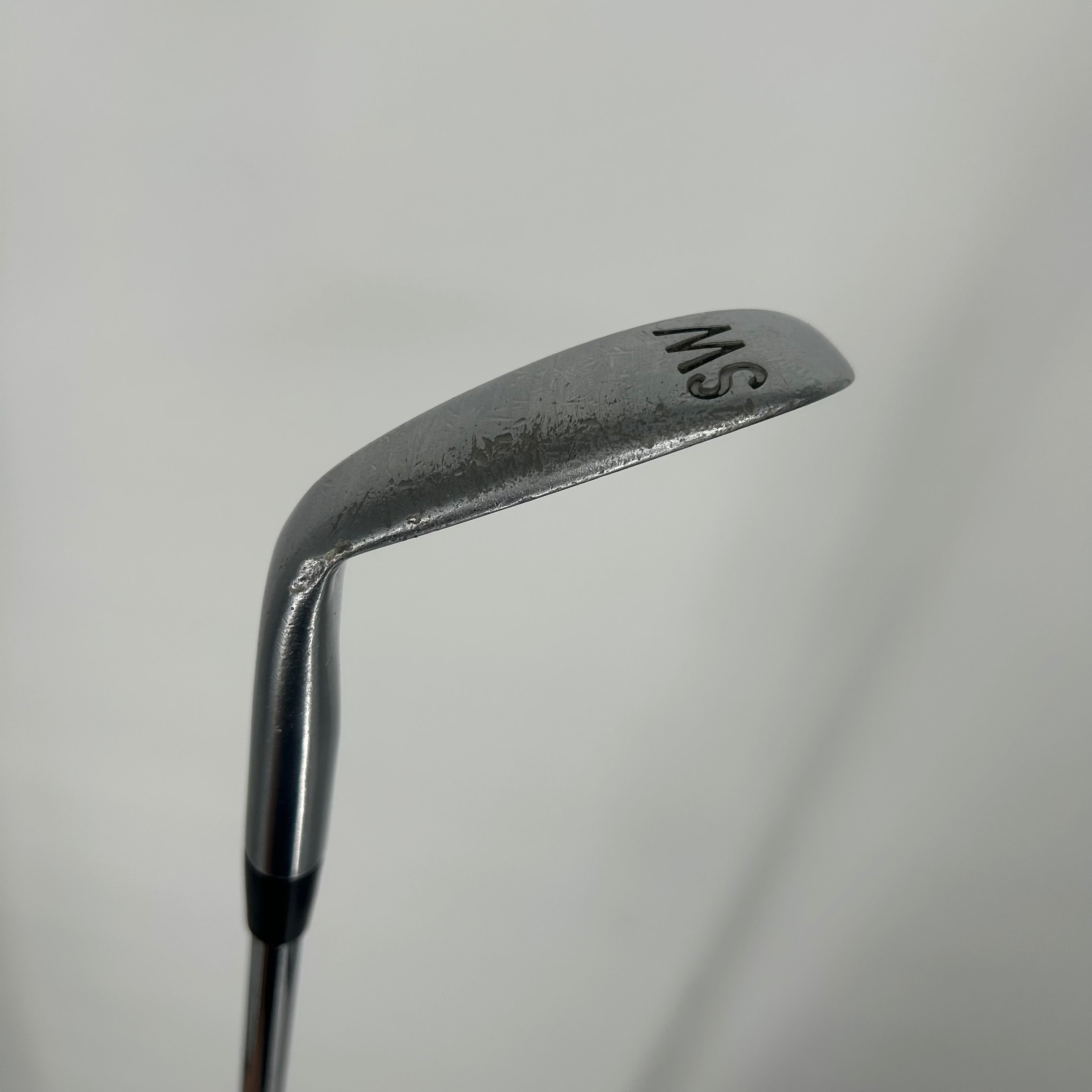 Maxfli Revolution Sand Wedge / 56 Degree / Dynamic Gold R300U Regular Shaft