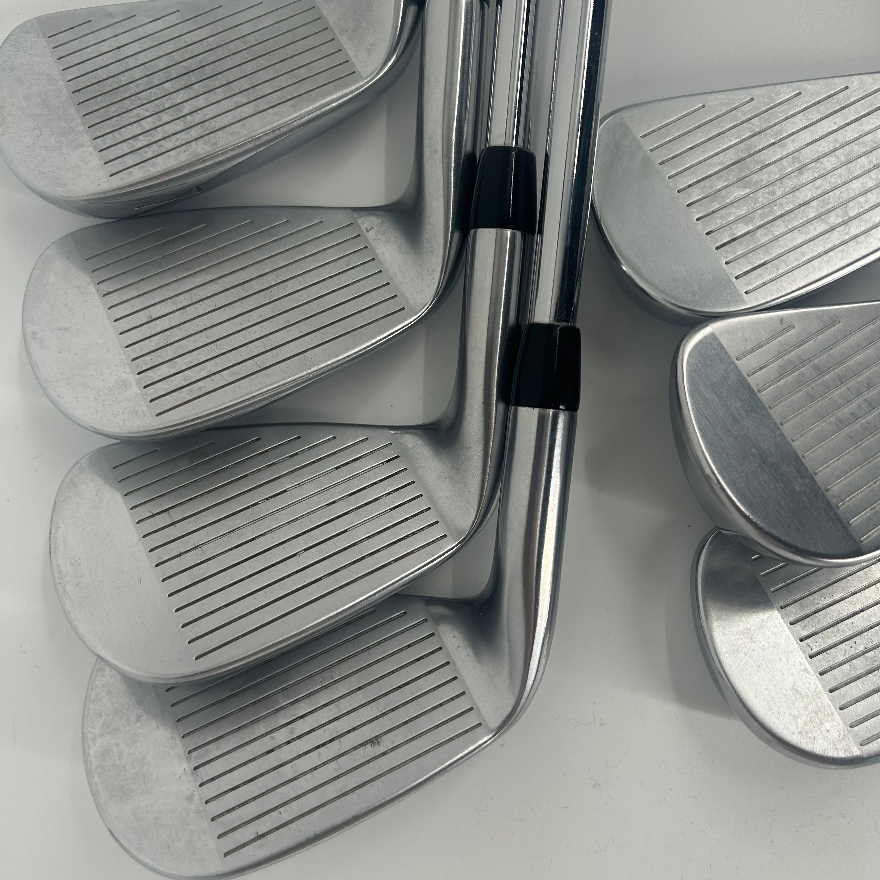 Titleist T200 2023 / 4-PW / Dynamic Gold S300 Steel Shafts / Stiff Flex