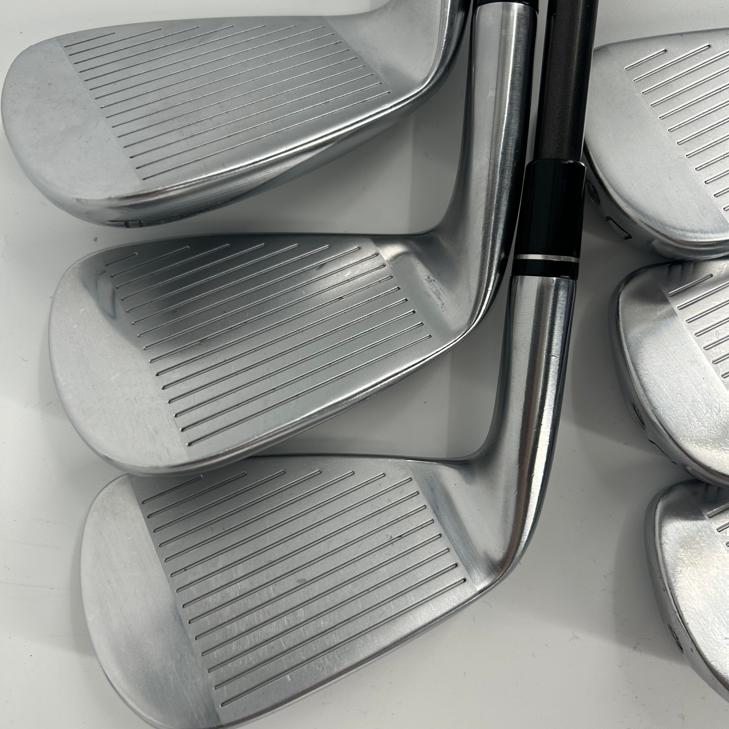 TaylorMade P790 2017 / 5-PW / Recoil ES 760 F3 Graphite Shafts / Regular Flex