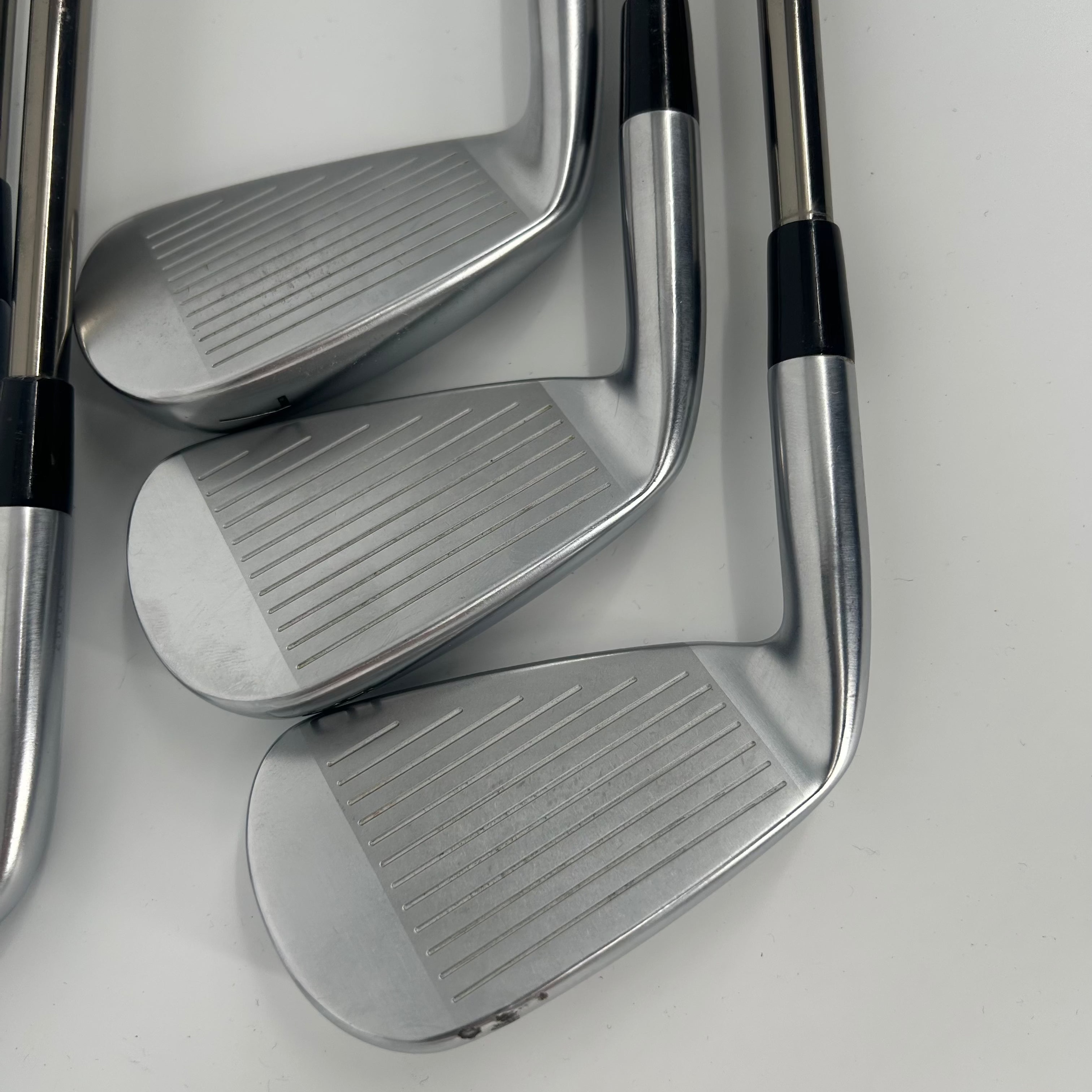 Mizuno JPX 919 Hot Metal Pro / 5-PW / Recoil 95 F3 Graphite Shafts / Regular Flex