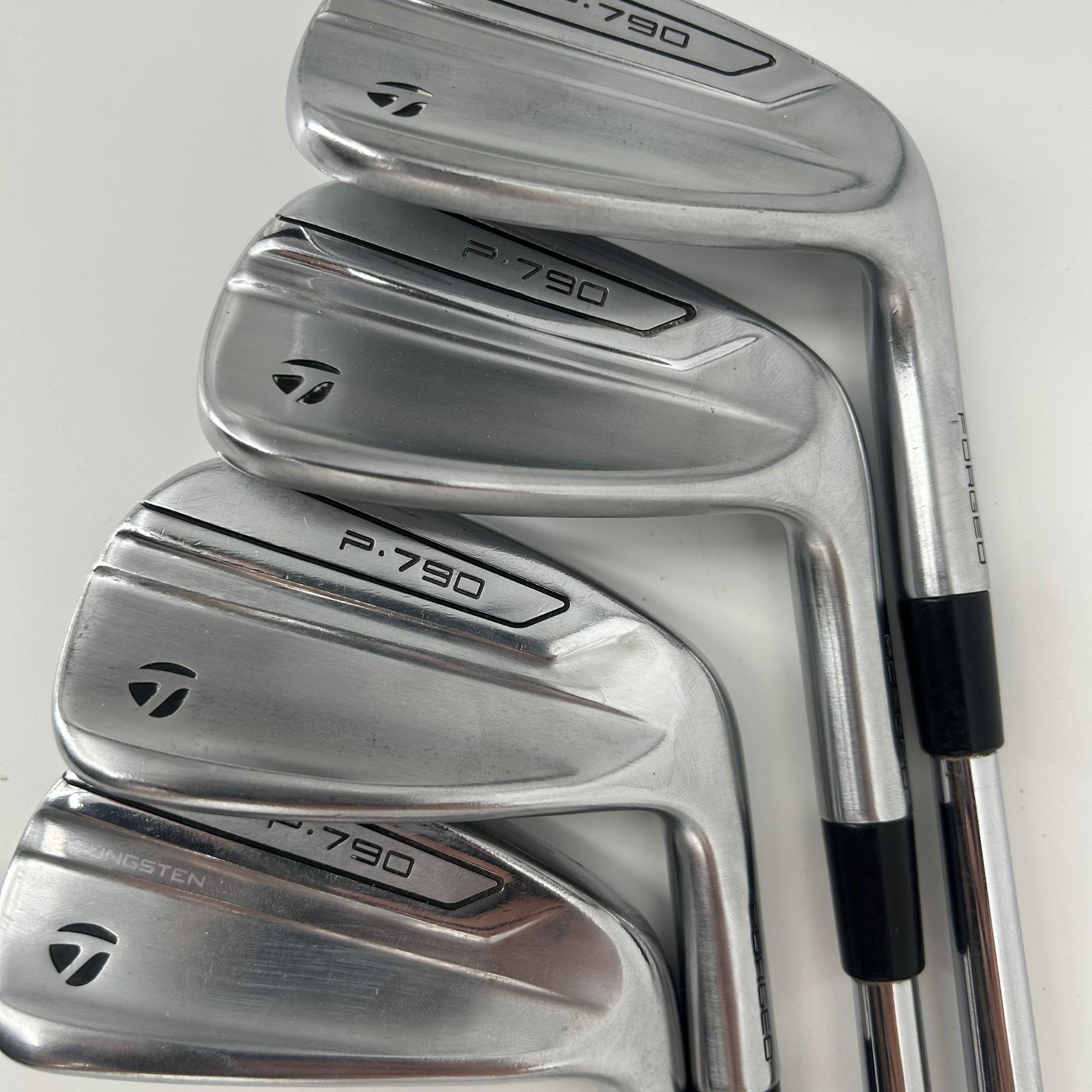 TaylorMade P790 2019 / 4-PW / Dynamic Gold 105 R300 Steel Shafts / Regular