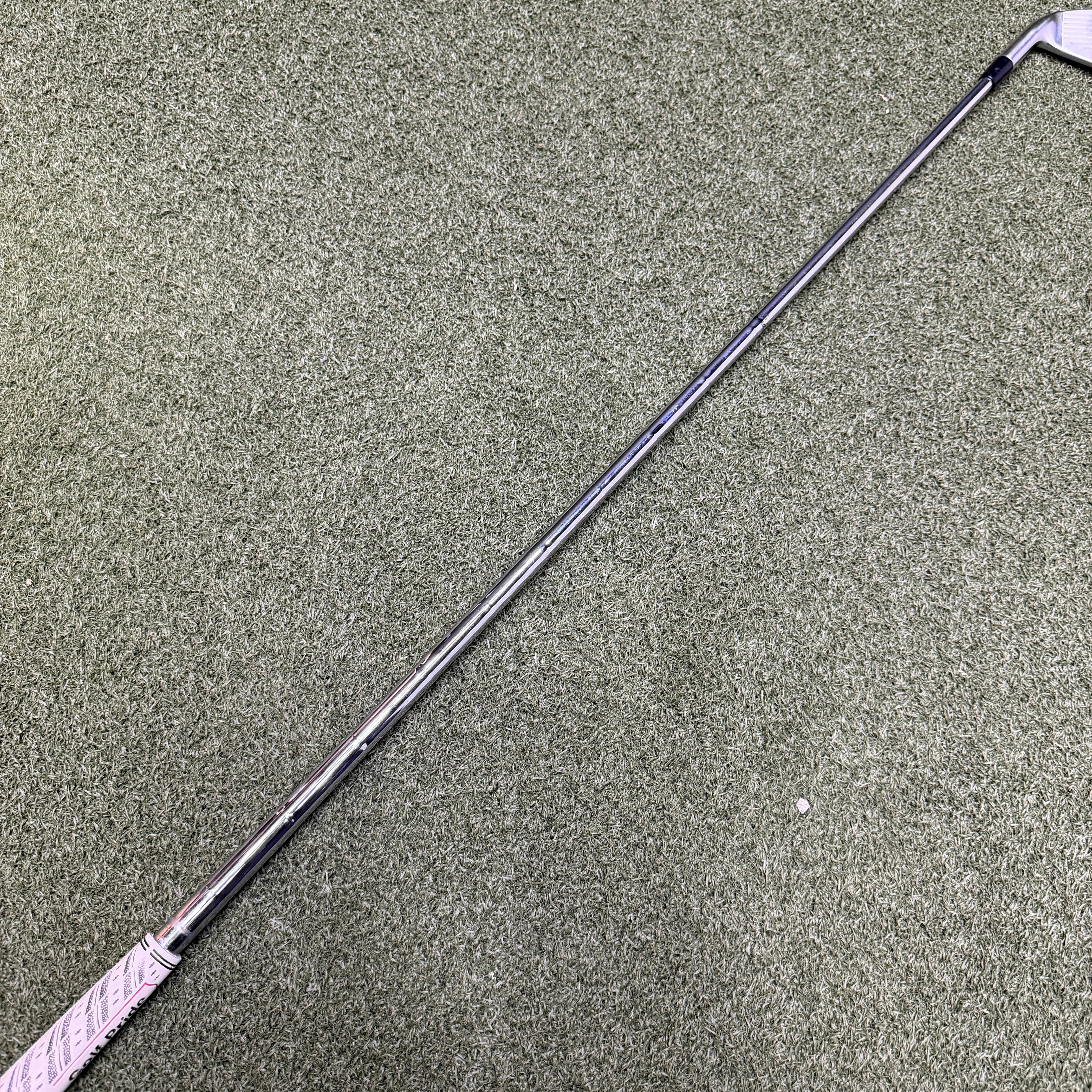 Titleist 712U 2 Driving Iron / 17 Degree / Dynamic Golf Shaft / Stiff Flex