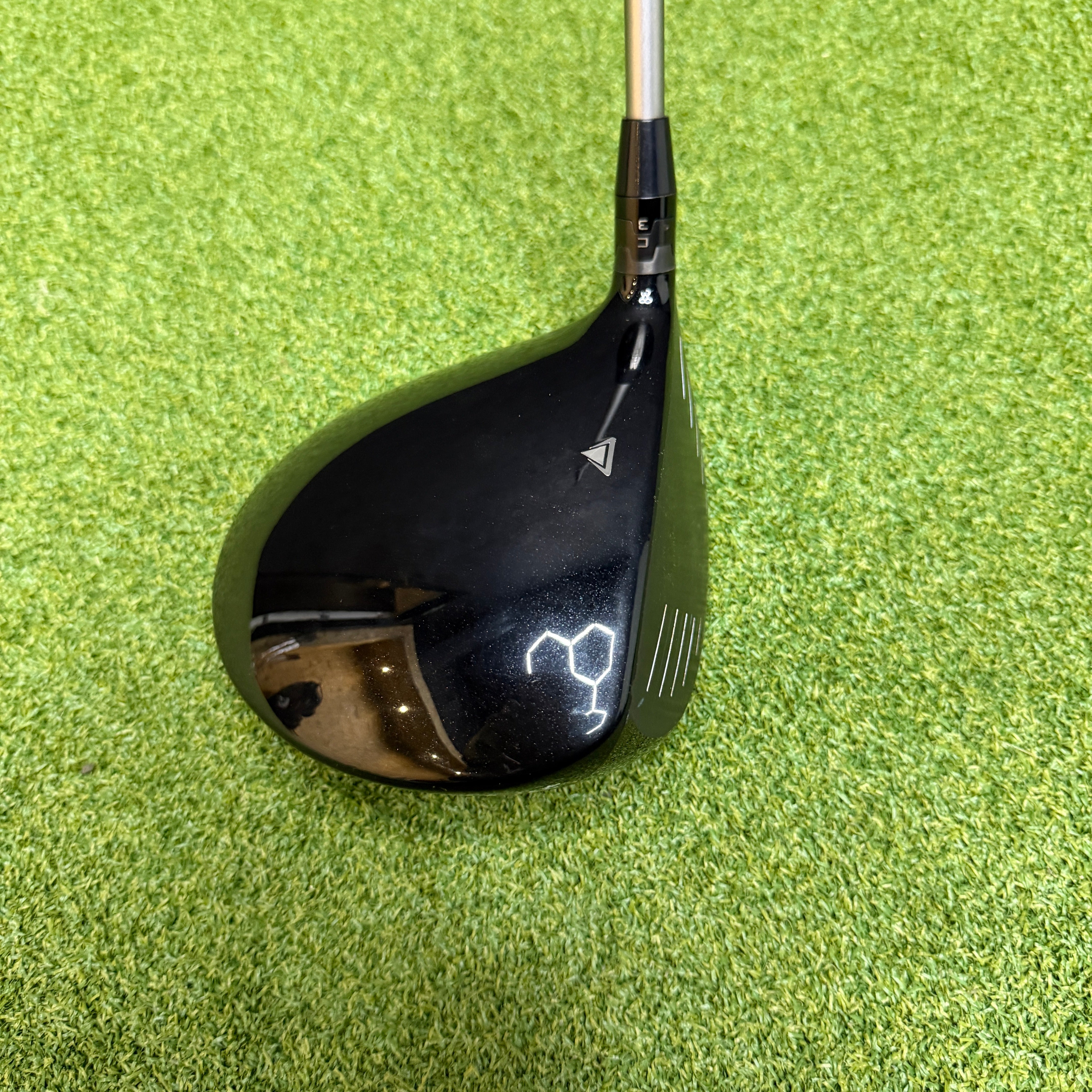 Titleist 915 D2 Driver / 10.5 Degree / Diamana 50 Regular Flex