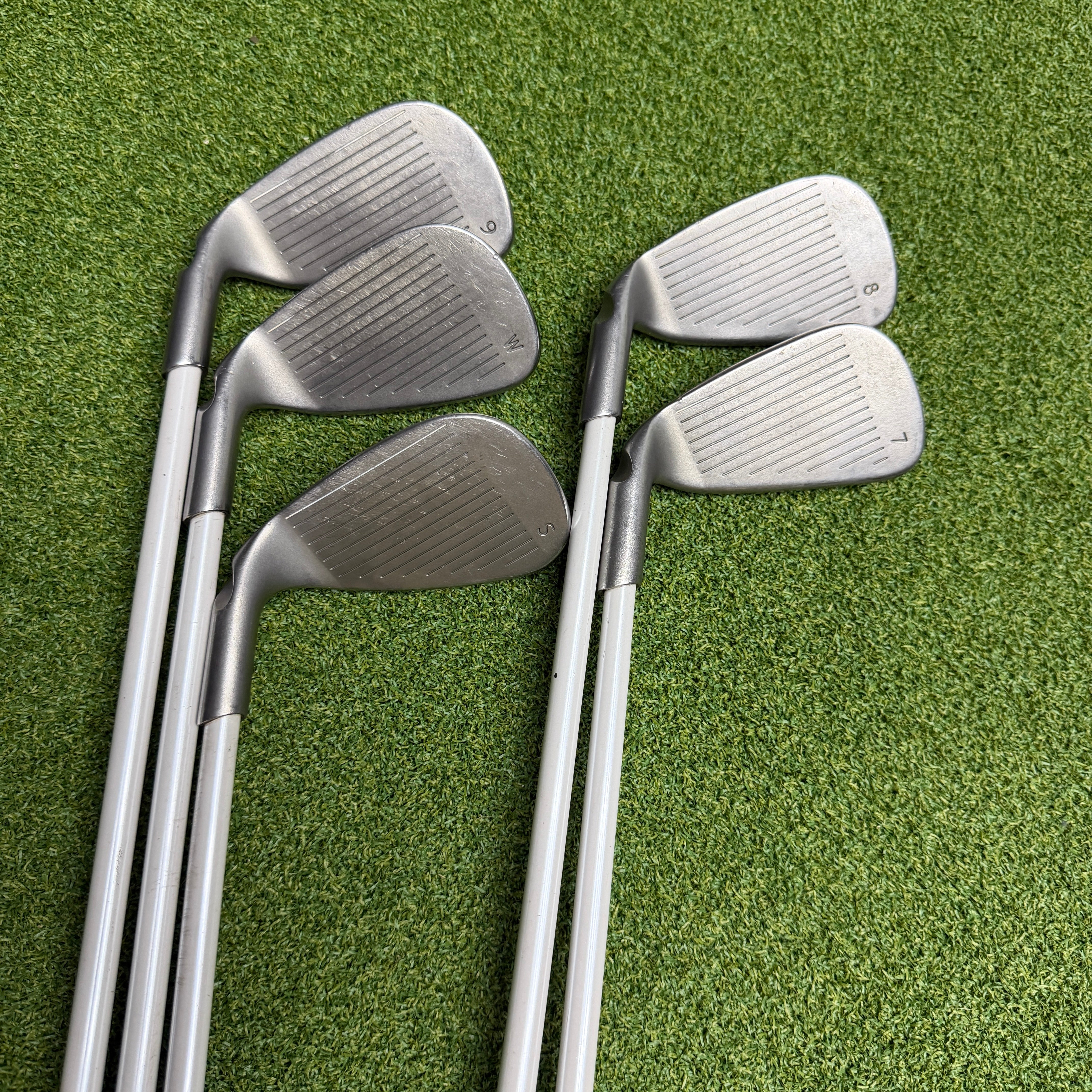 Ping Faith Ladies Irons / 7-PW+SW / Ping ULT 200 Ultra Lite Ladies Flex Shaft