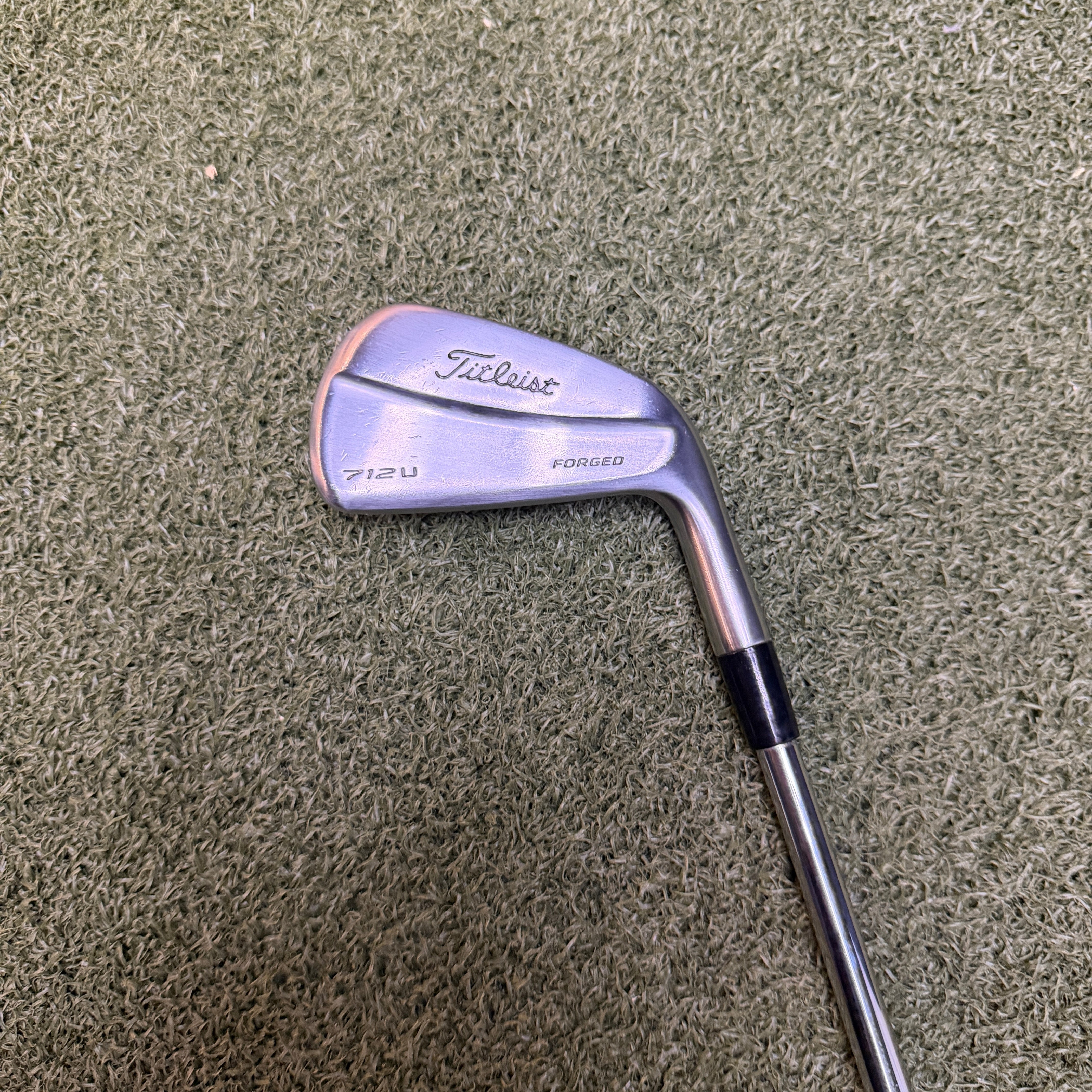 Titleist 712U 2 Driving Iron / 17 Degree / Dynamic Golf Shaft / Stiff Flex