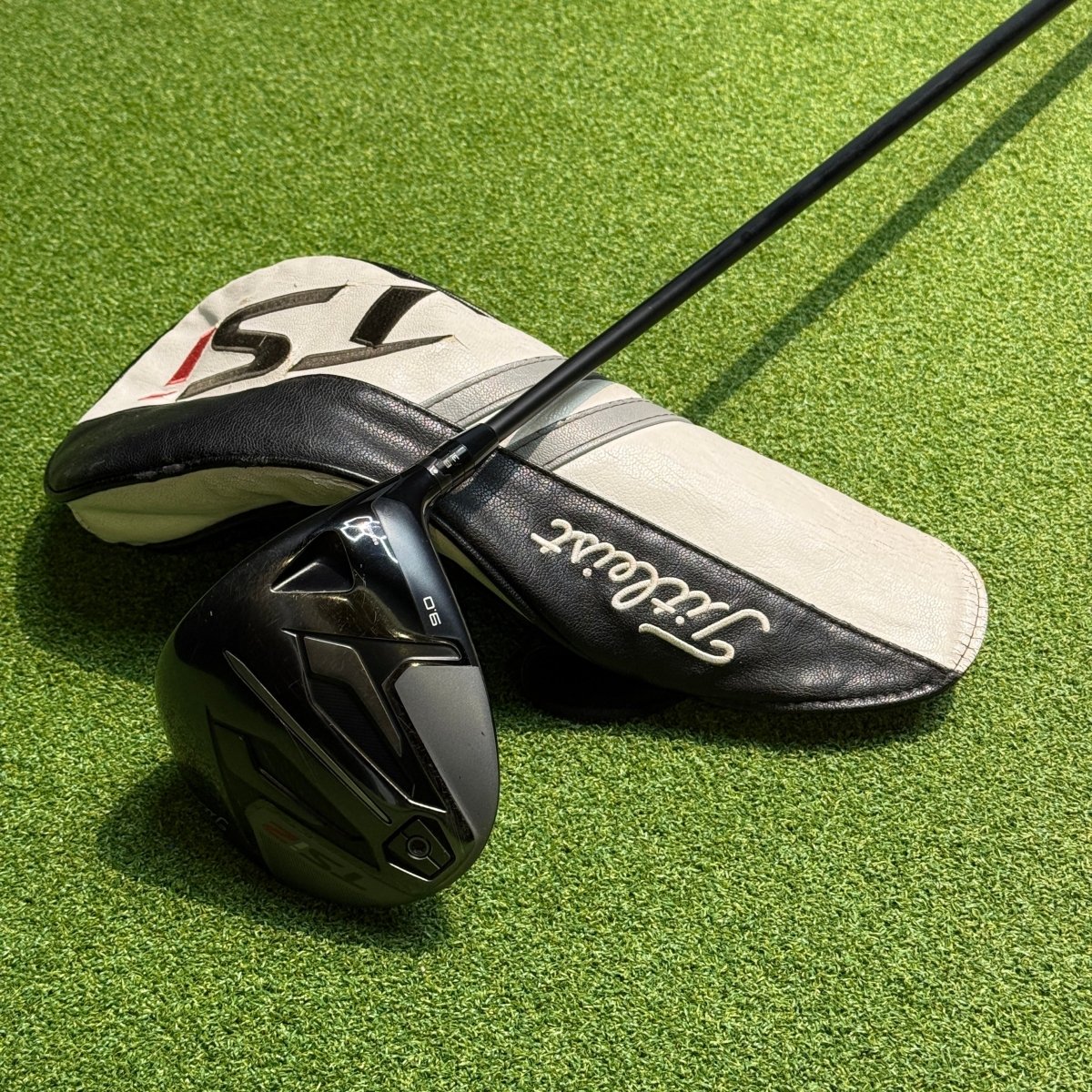 Titleist TSi2 Driver / 9 Degree / Hzrdus CB Red 5.5 50 Regular Flex - Evolution Golf