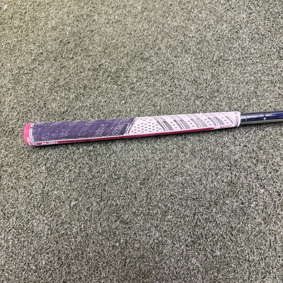Titleist 712U 2 Driving Iron / 17 Degree / Dynamic Golf Shaft / Stiff Flex - Titleist