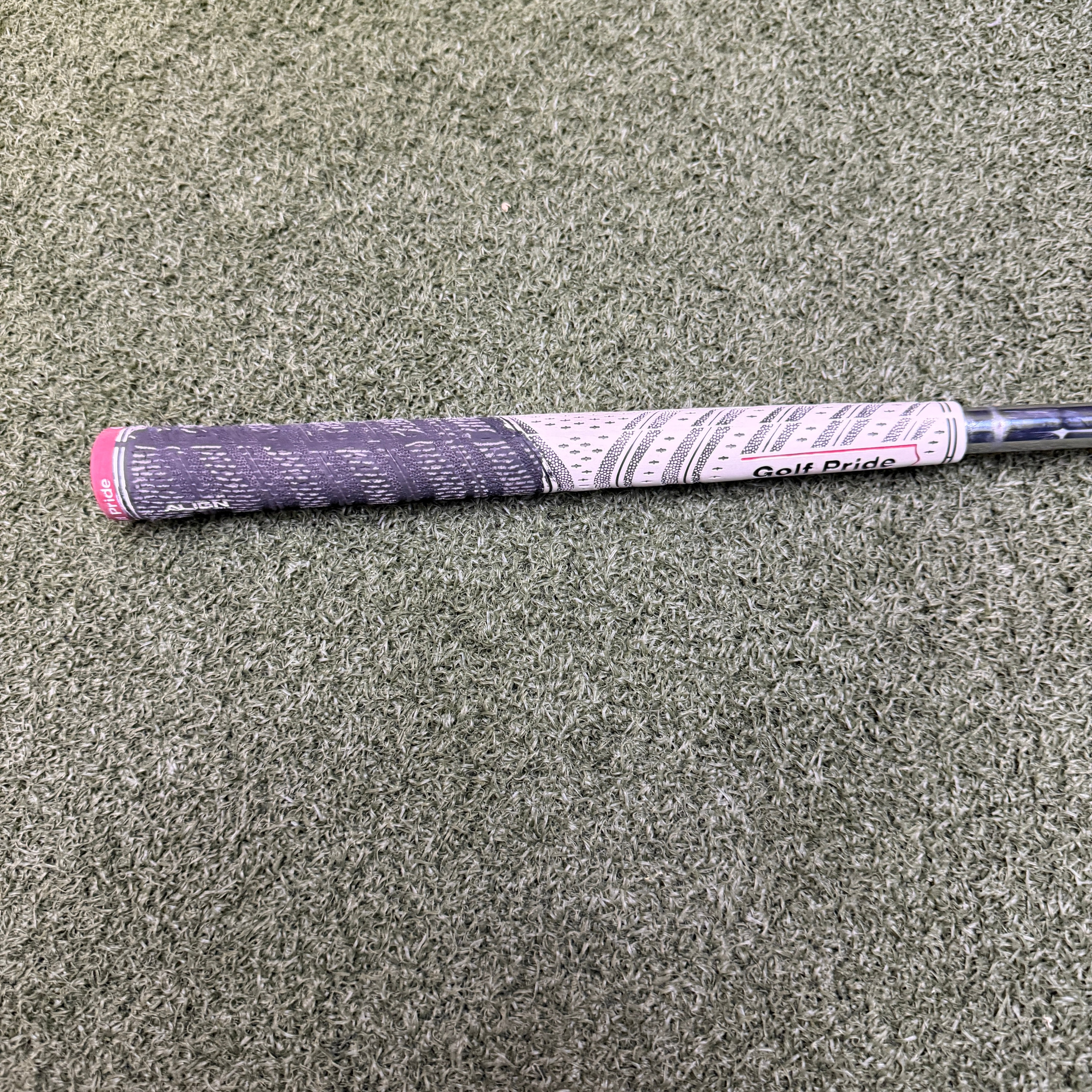 Titleist 712U 2 Driving Iron / 17 Degree / Dynamic Golf Shaft / Stiff Flex