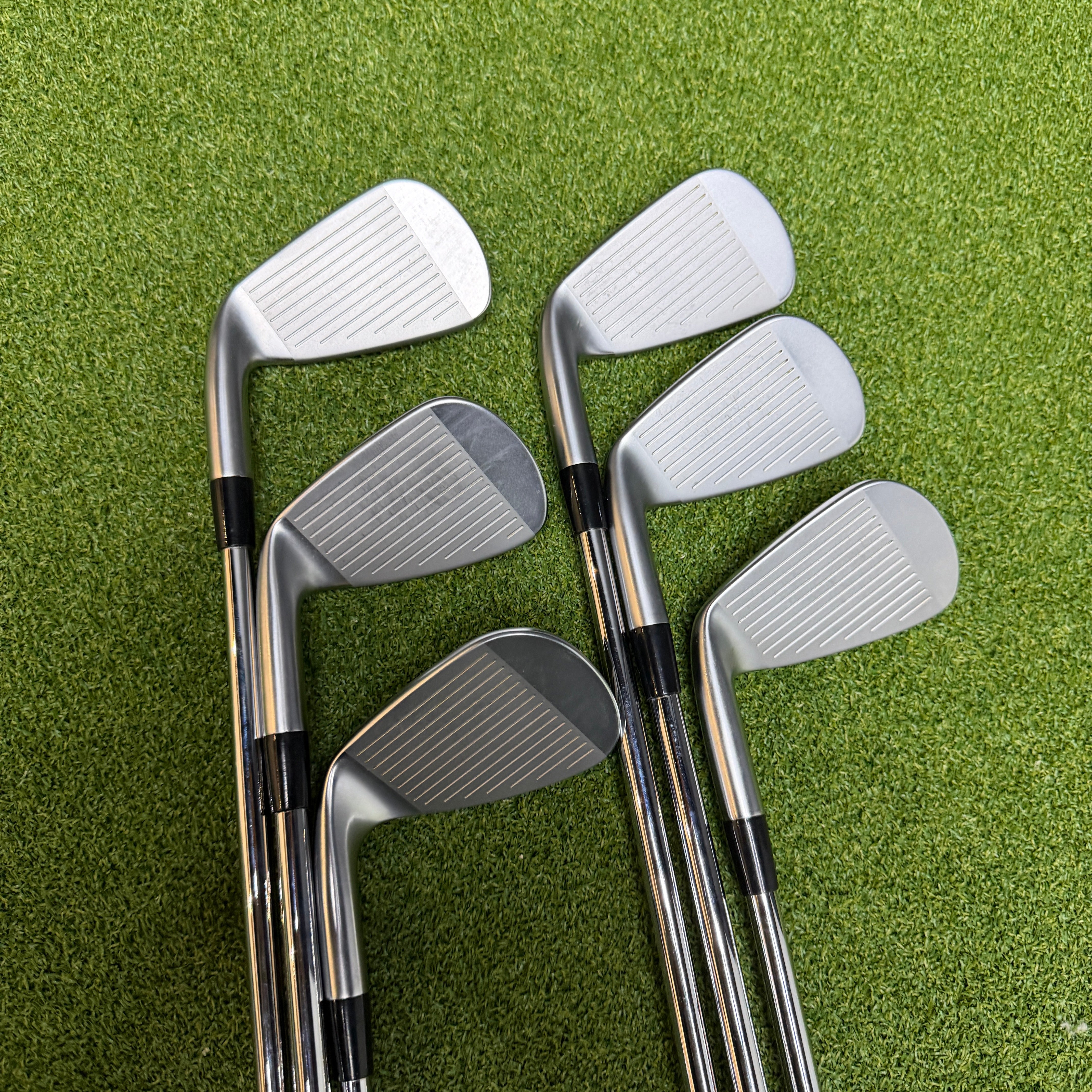 Mizuno JPX 923 Hot Metal Pro / 6-GW / N.S Pro Modus 105 Shafts / Regular Flex