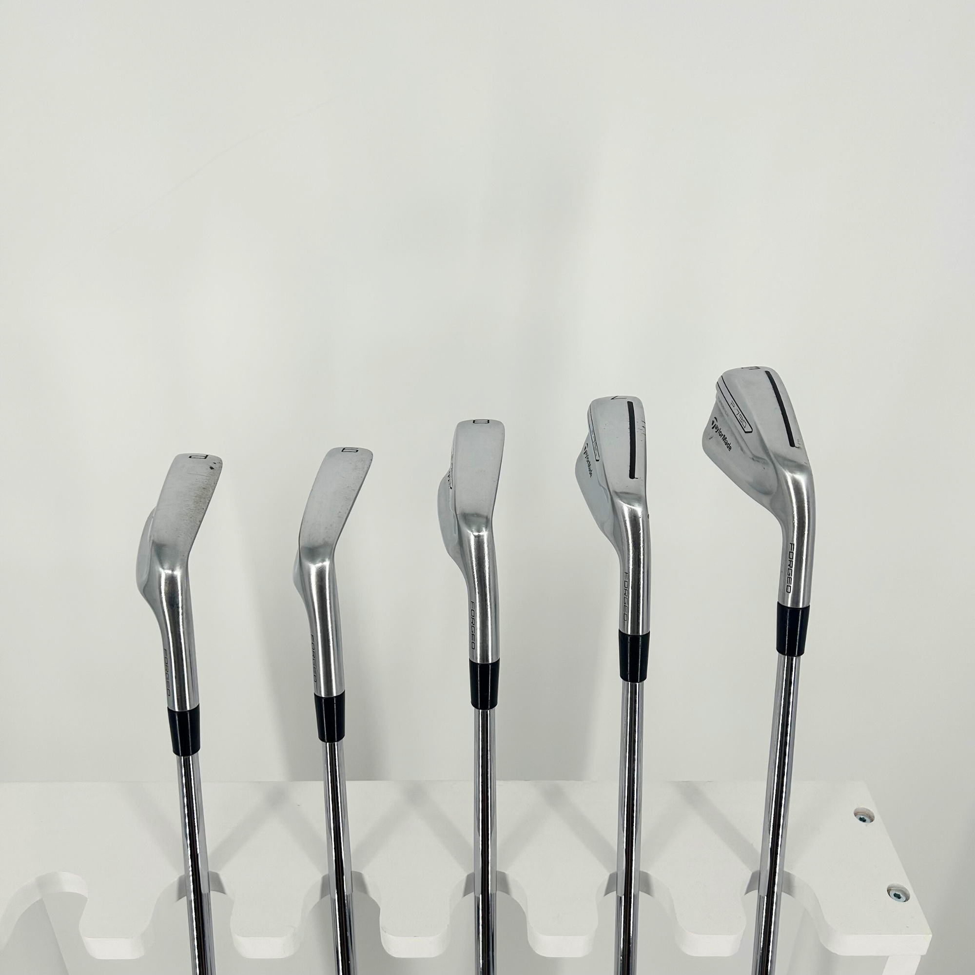 TaylorMade P790 2019 / 6-PW / Dynamic Gold 105 S300 Steel Shafts / Stiff