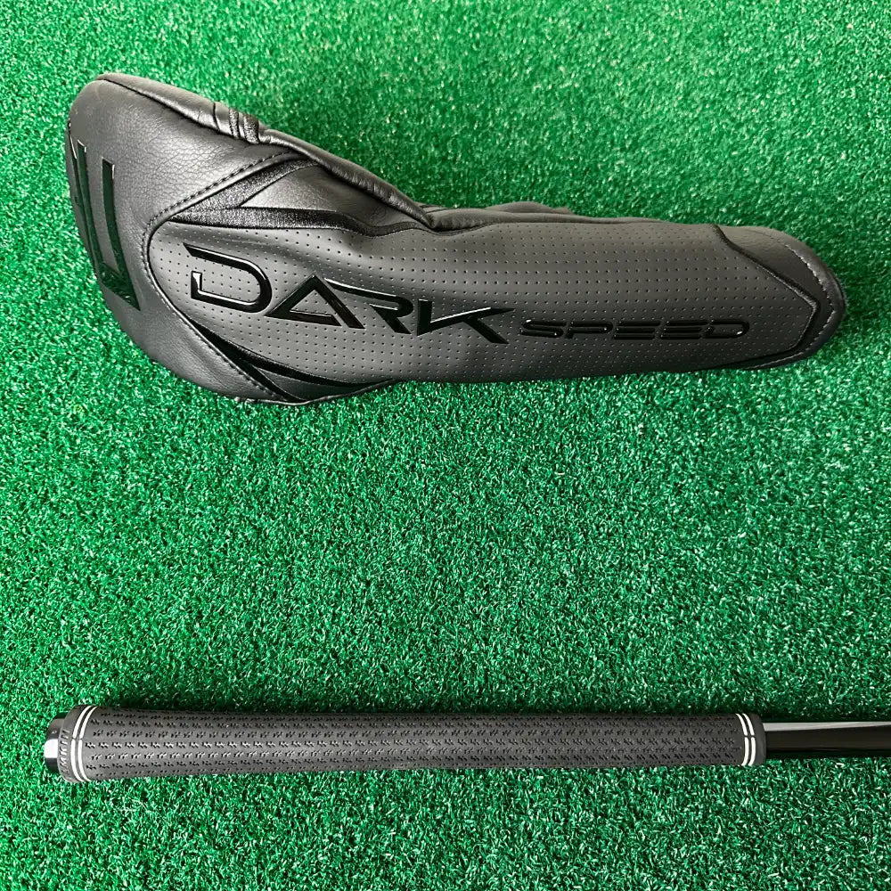 Cobra Darkspeed LS Right Handed Driver / 10.5 Degree / X Stiff Flex LIN-Q M40X White 6 Shaft