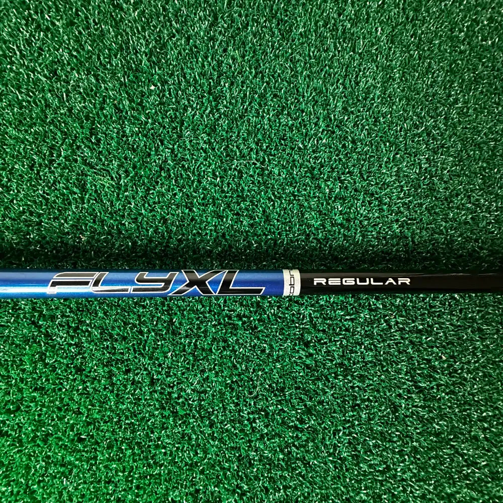 Cobra Fly-XL Left Handed 4 Hybrid / Regular Flex / FLY-XL Shaft