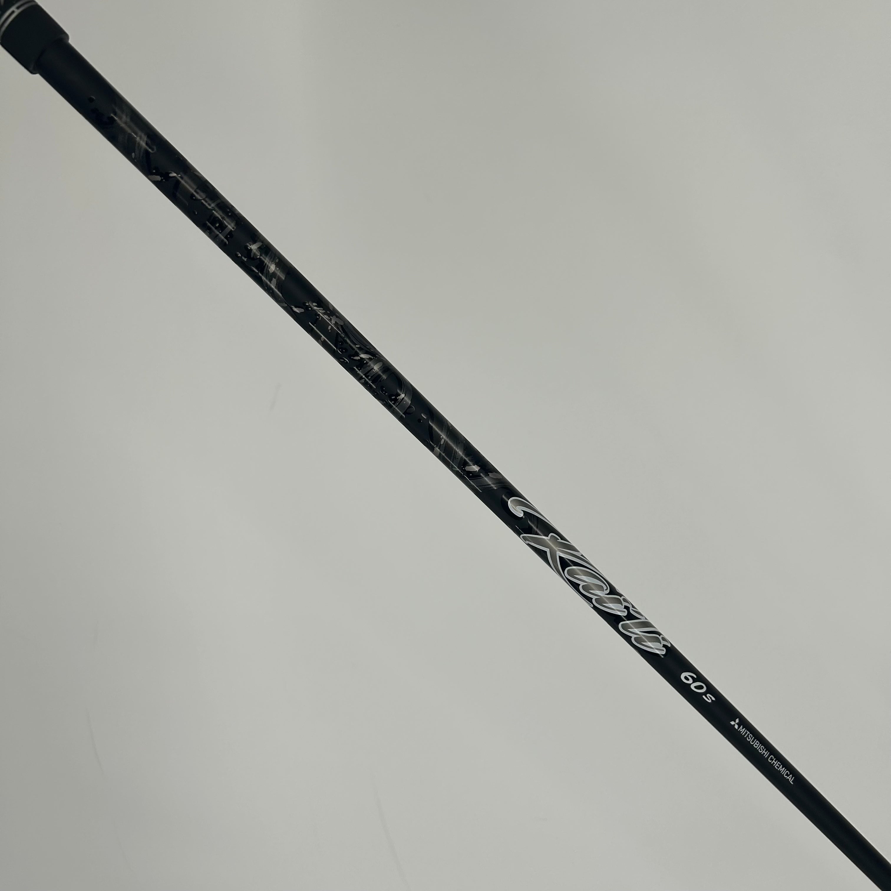 Taylormade Qi35 Driver / 10.5 Degree / Kai'li White 60 / Stiff Flex