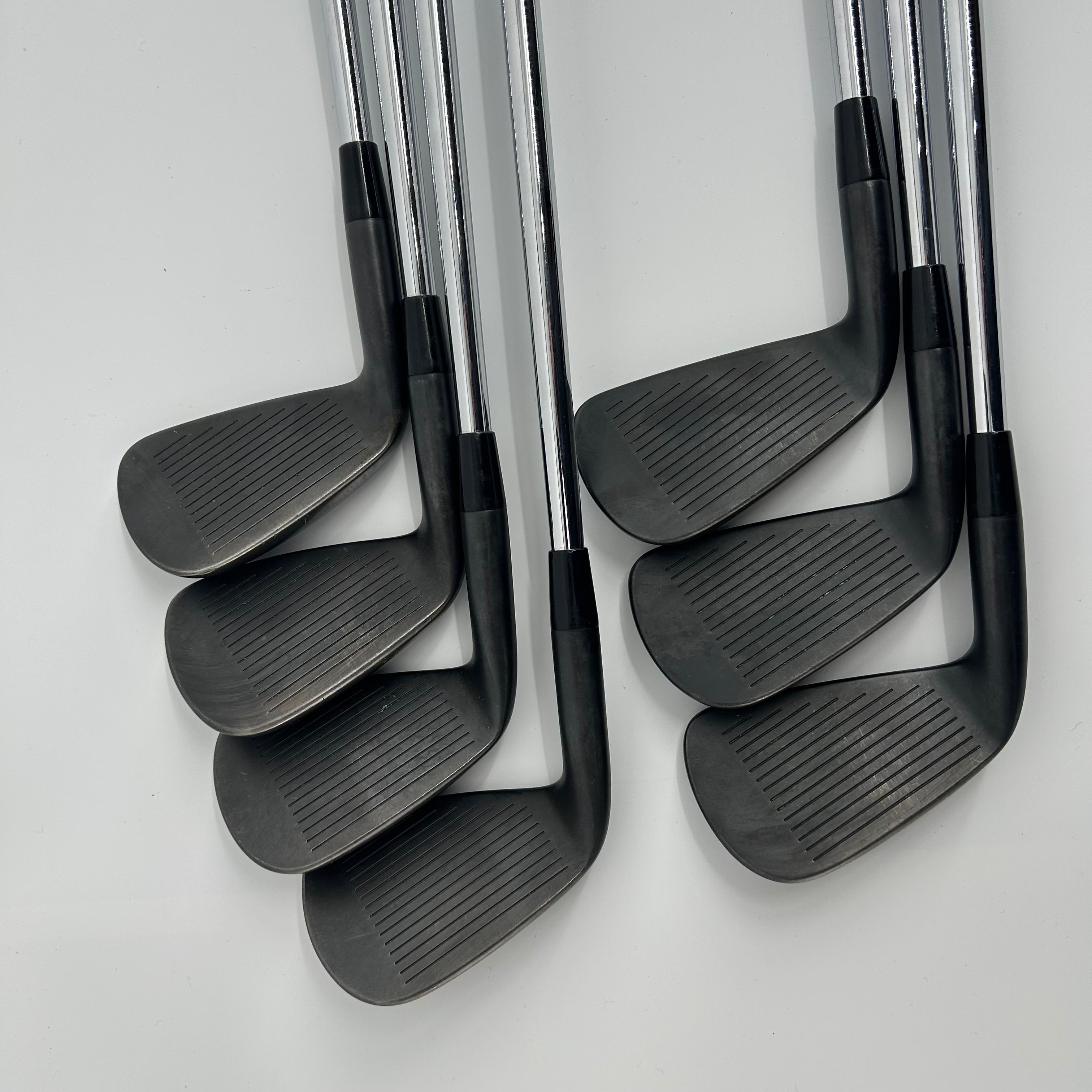 Cobra King Tour Black 2023 / 4-PW / Nippon Modus 120 X Shafts / X-Stiff