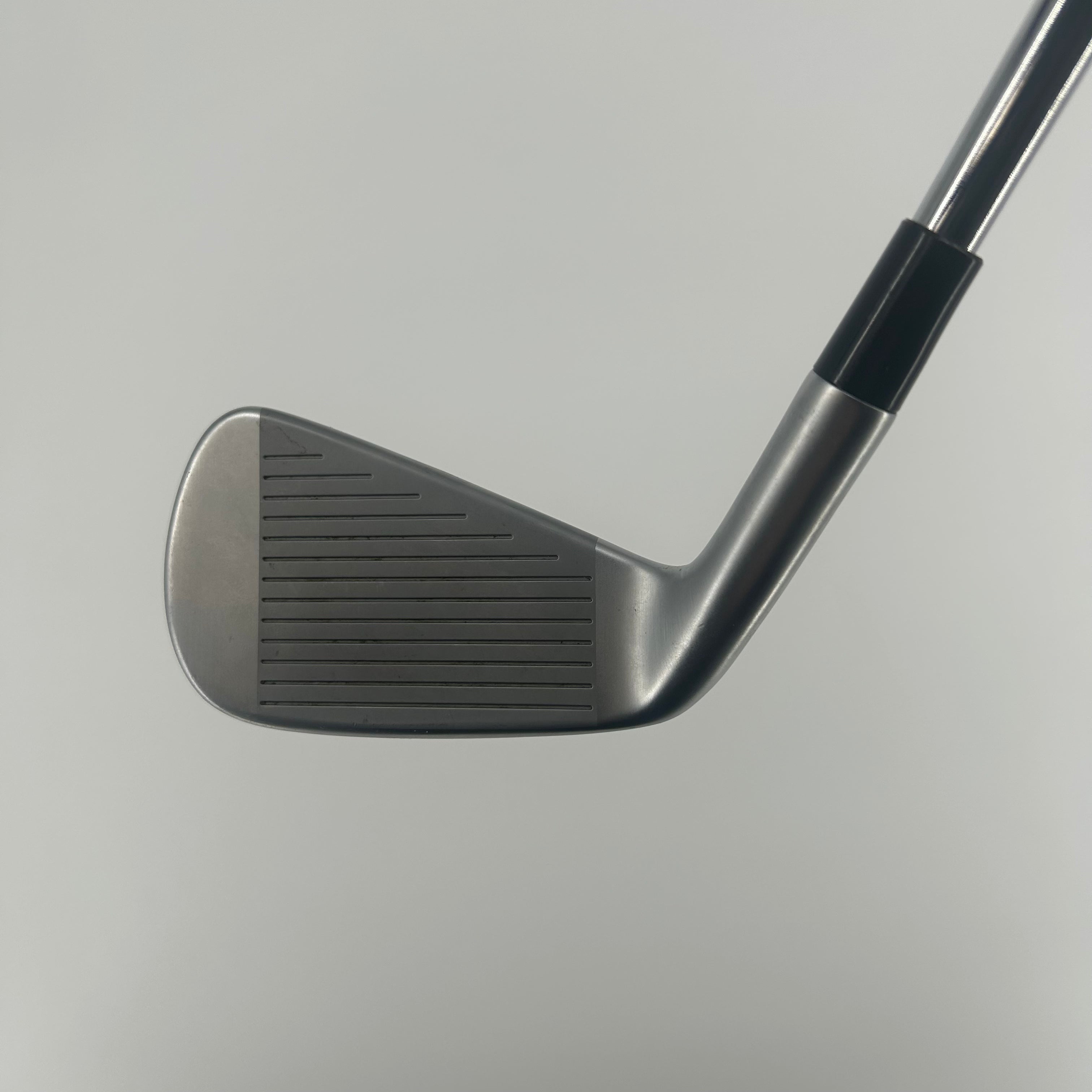 TaylorMade P790 2023 4 Iron / Dynamic Golf 105 S300 / Stiff Flex