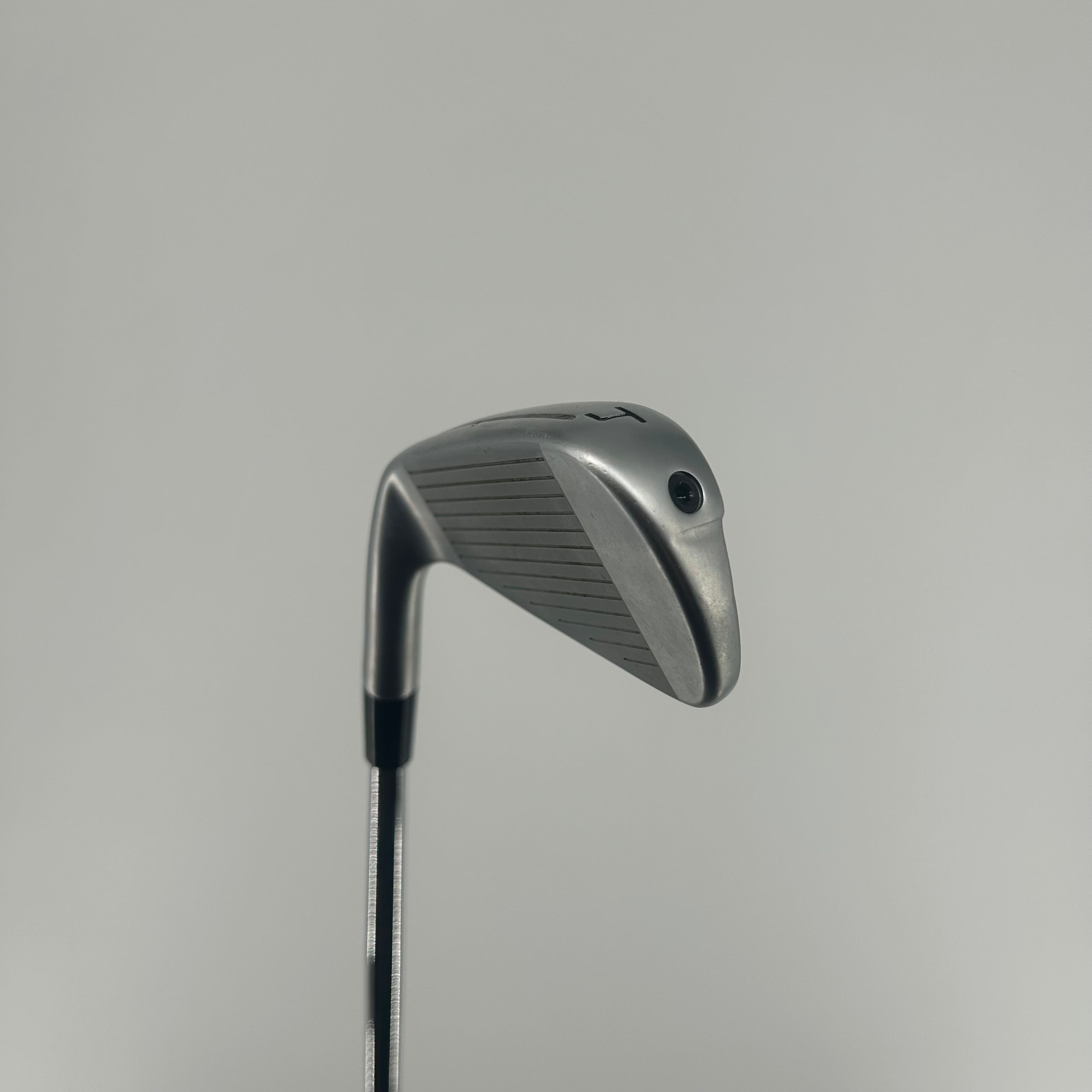 TaylorMade P790 2023 4 Iron / Dynamic Golf 105 S300 / Stiff Flex