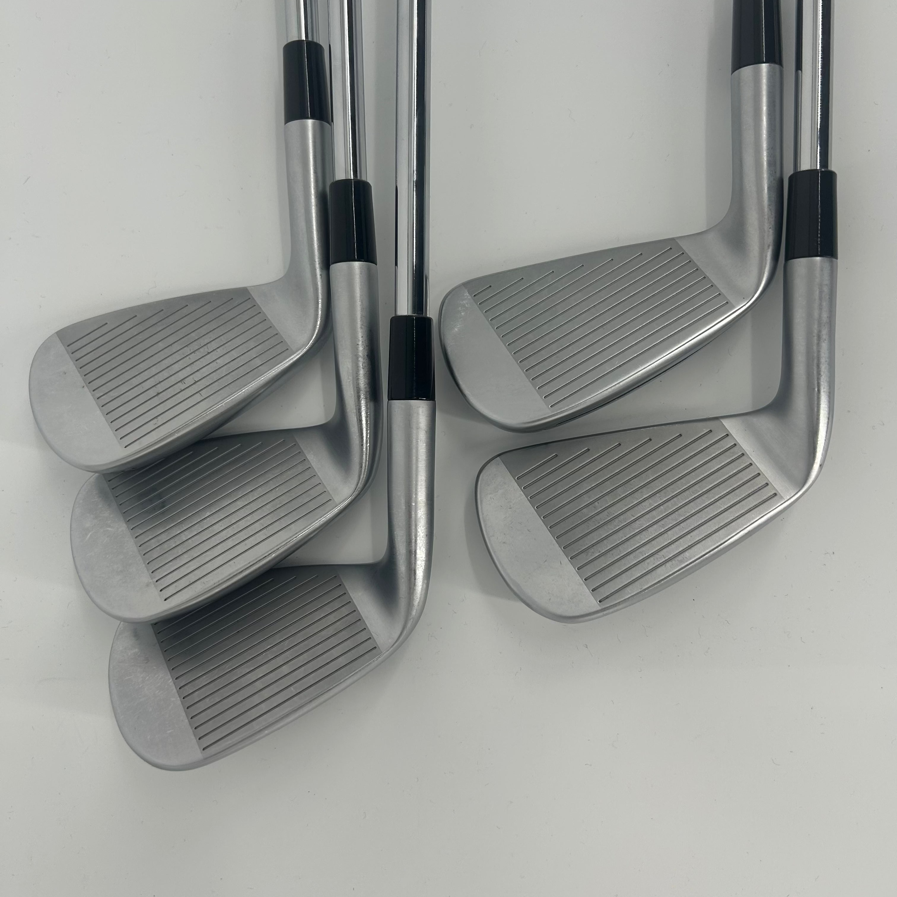 TaylorMade P790 2023 / 6-PW / KBS Max MT 85 / Regular Flex