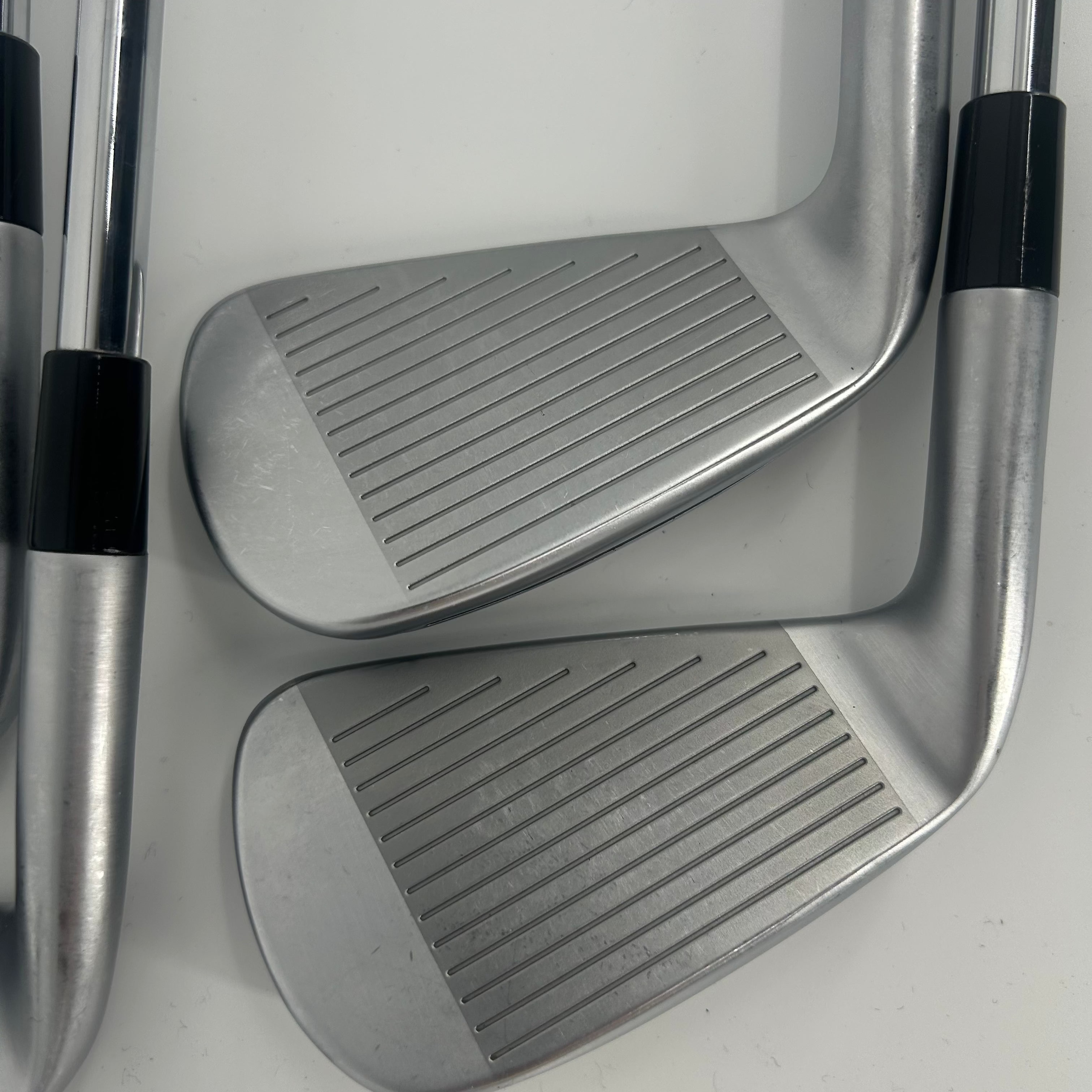 TaylorMade P790 2023 / 6-PW / KBS Max MT 85 / Regular Flex