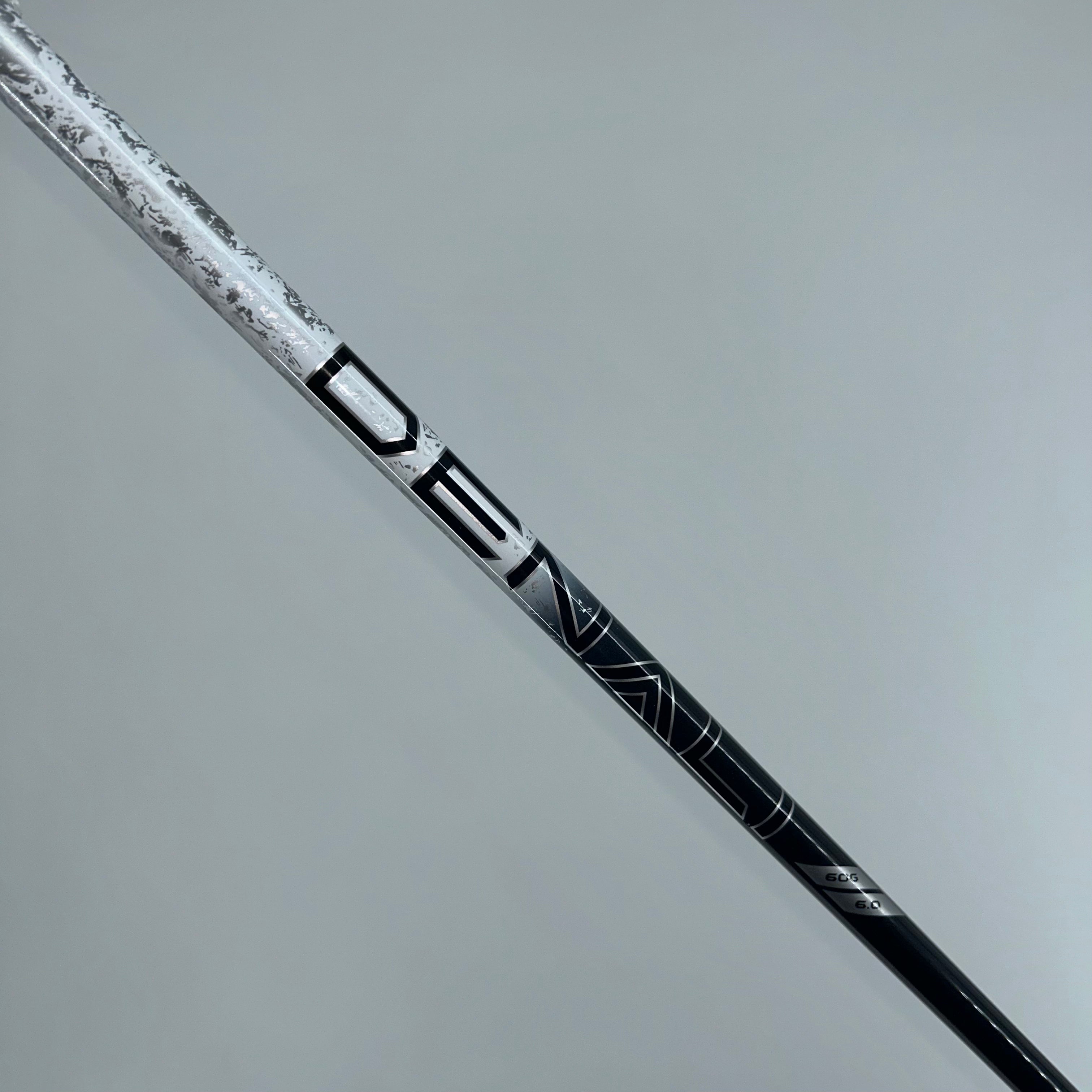 Cobra DS Adapt LS Driver / 10.5 Degree / Denali Black 60g 6.0 / Stiff Flex