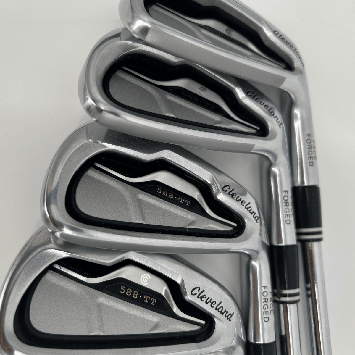 Cleveland 588 - TT/MT Combo Irons / 3 - PW / Dynamic Gold R300 / Regular - Cleveland