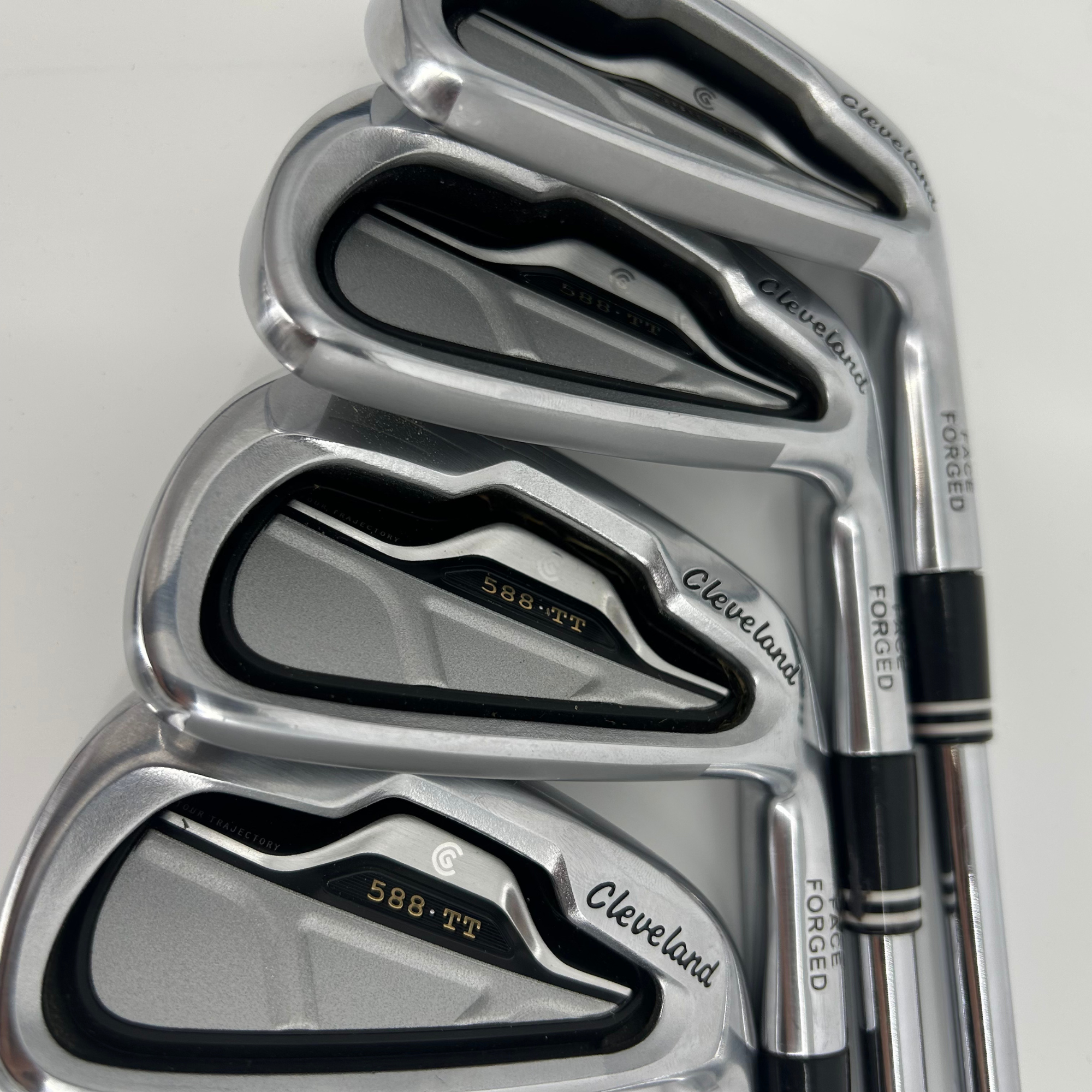 Cleveland 588-TT/MT Combo Irons / 3-PW / Dynamic Gold R300 / Regular